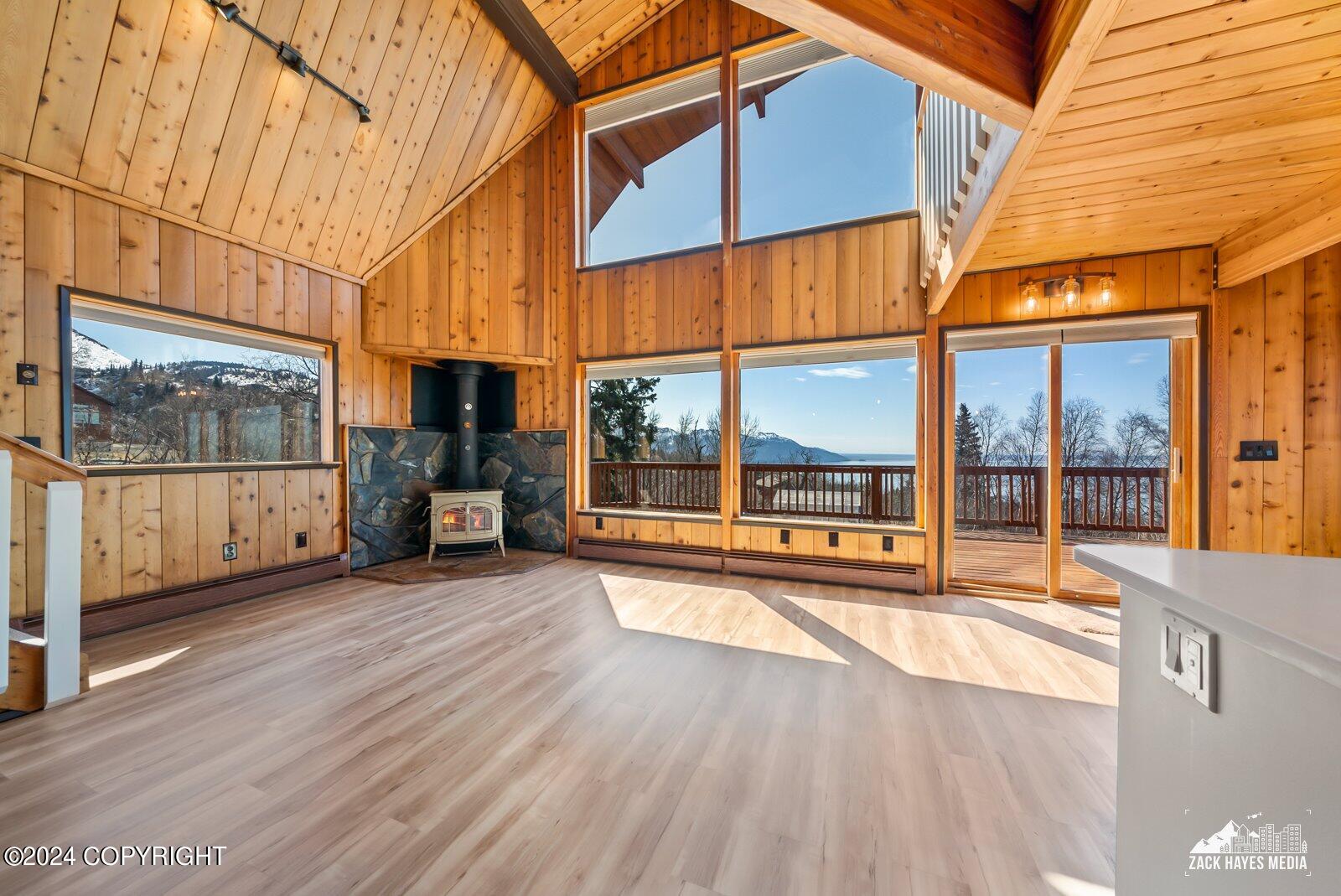 18201 Golden View Drive
