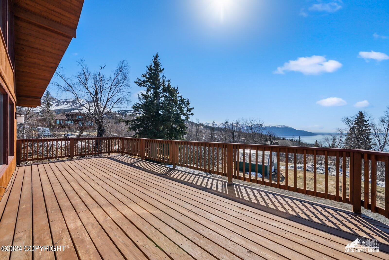 18201 Golden View Drive