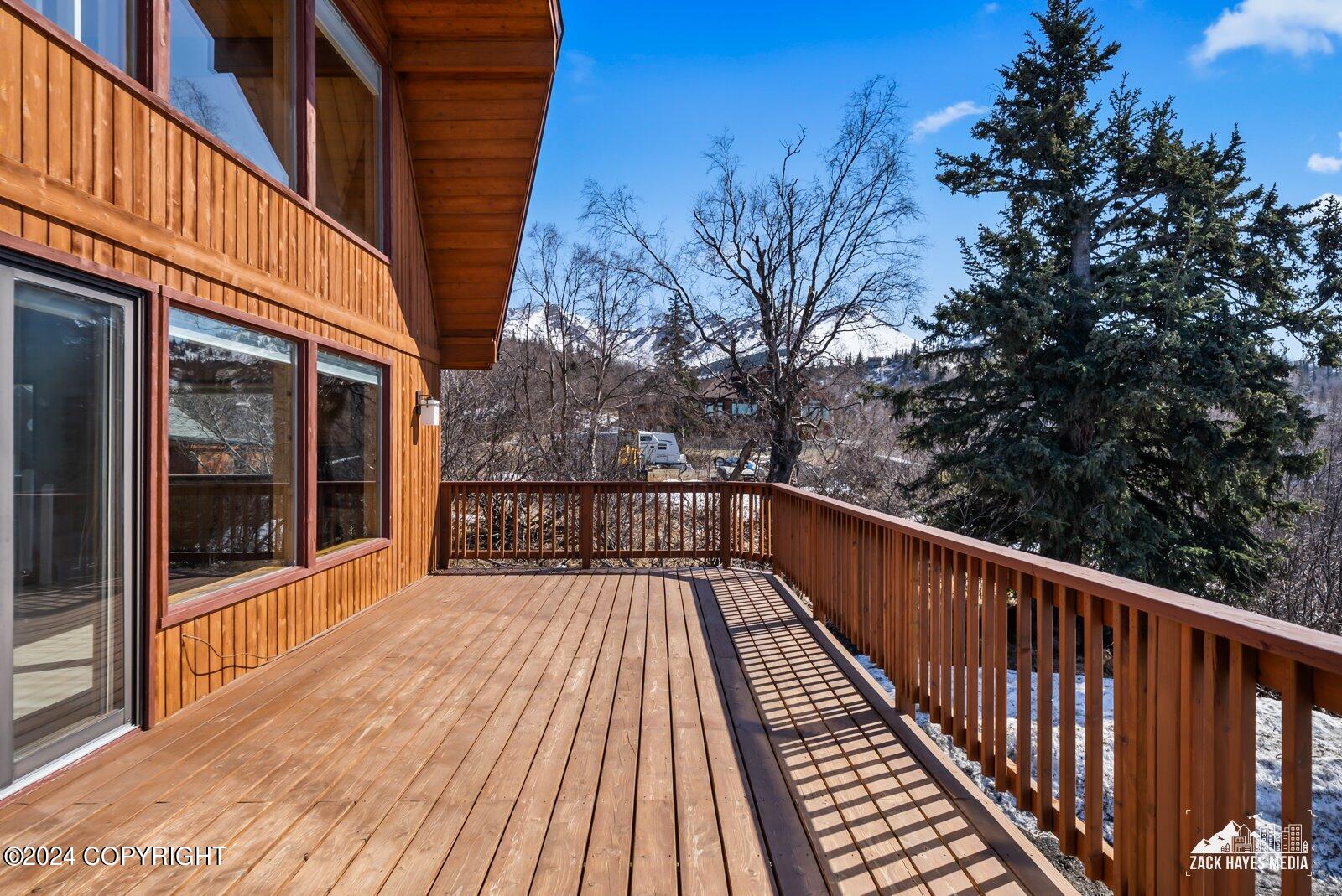 18201 Golden View Drive
