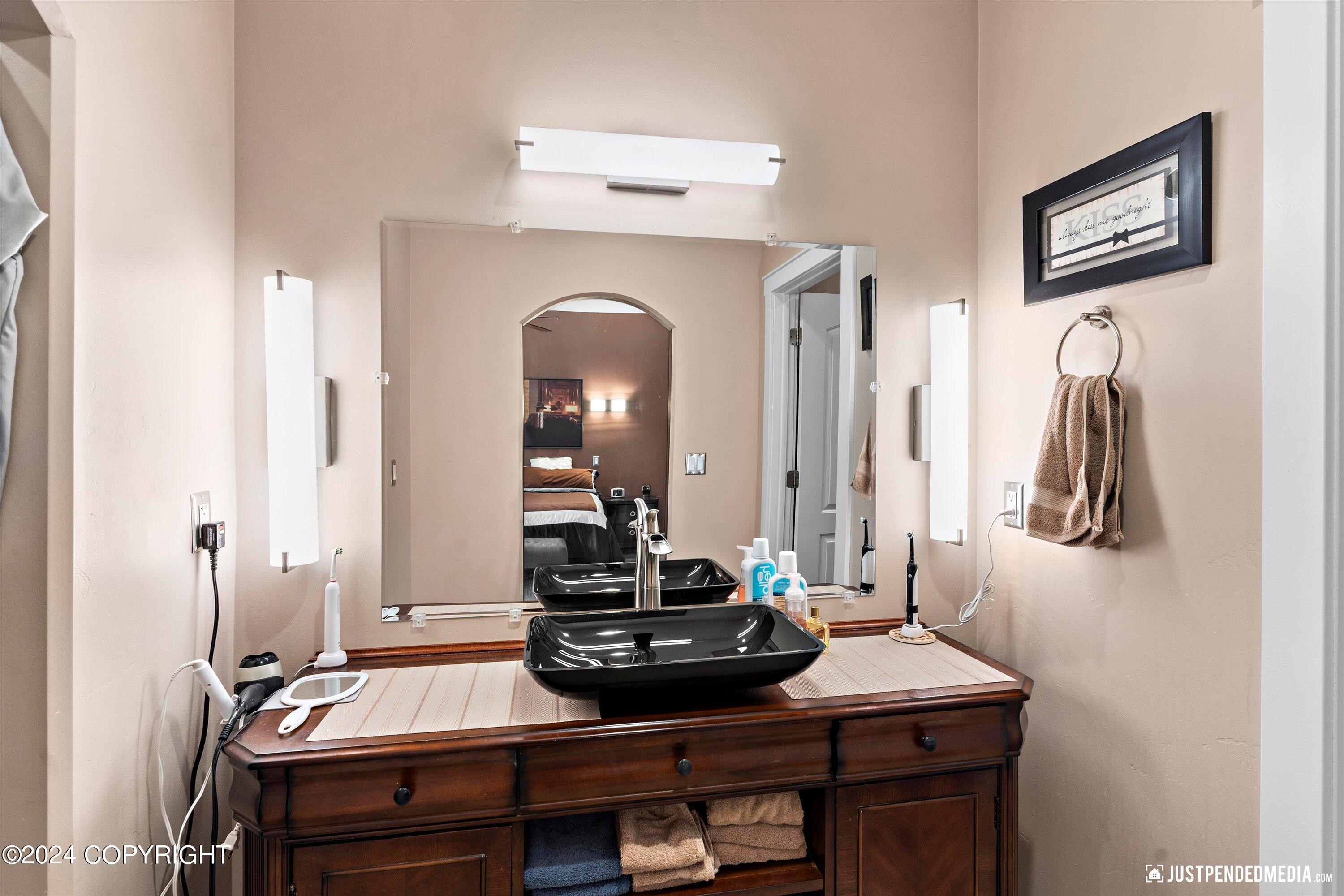 4621 E Pyrite Circle