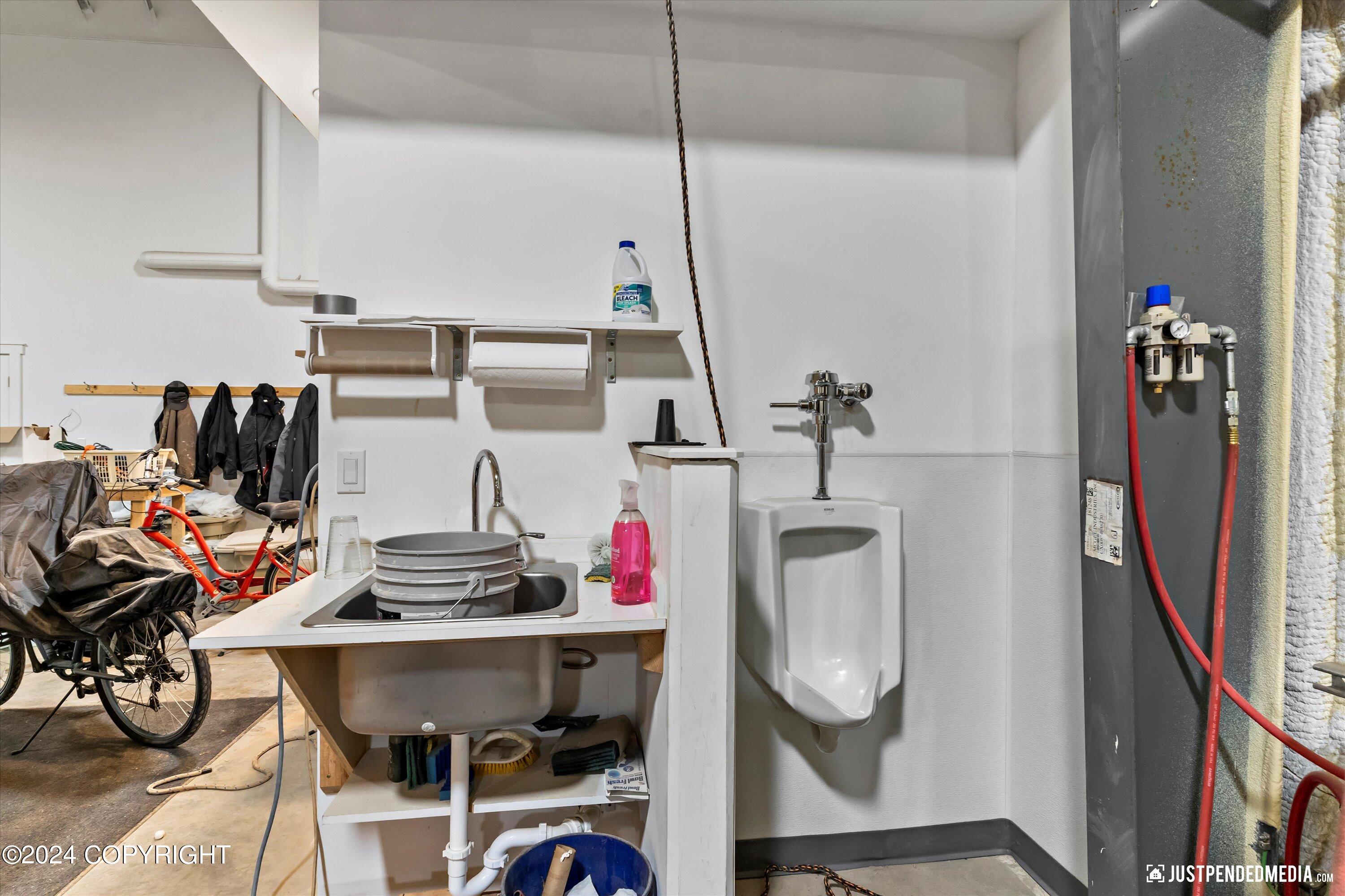 4621 E Pyrite Circle