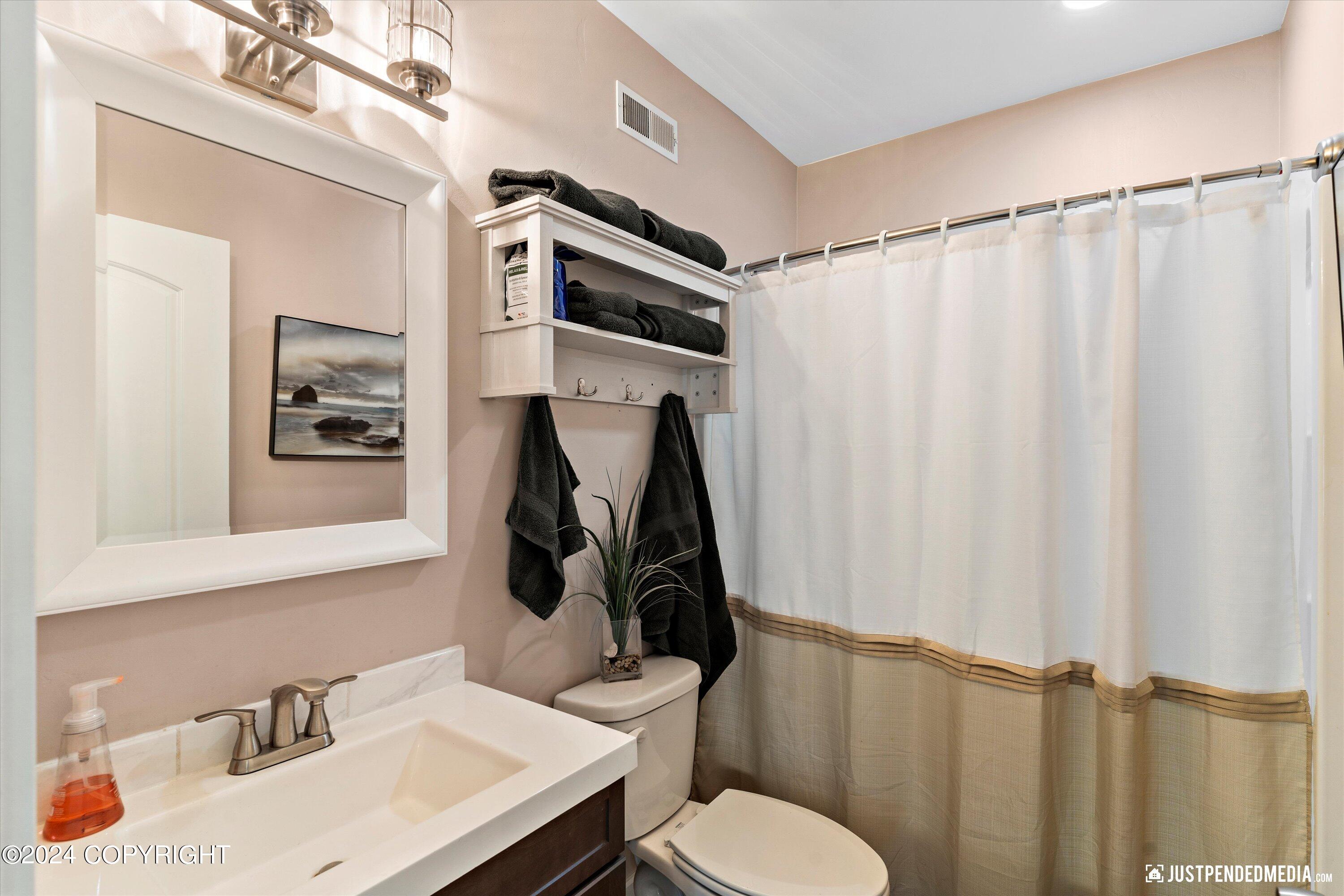 4621 E Pyrite Circle