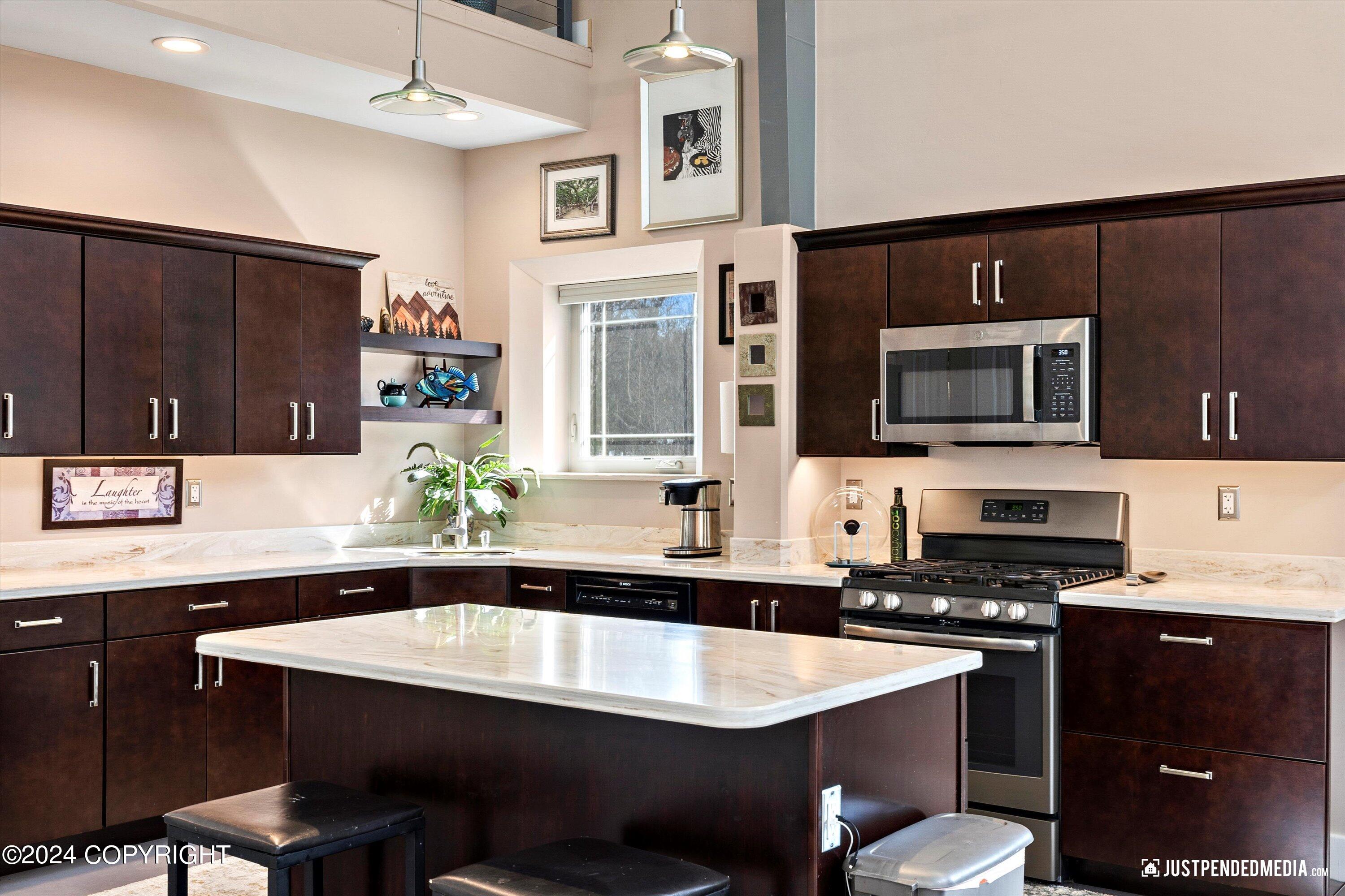 4621 E Pyrite Circle