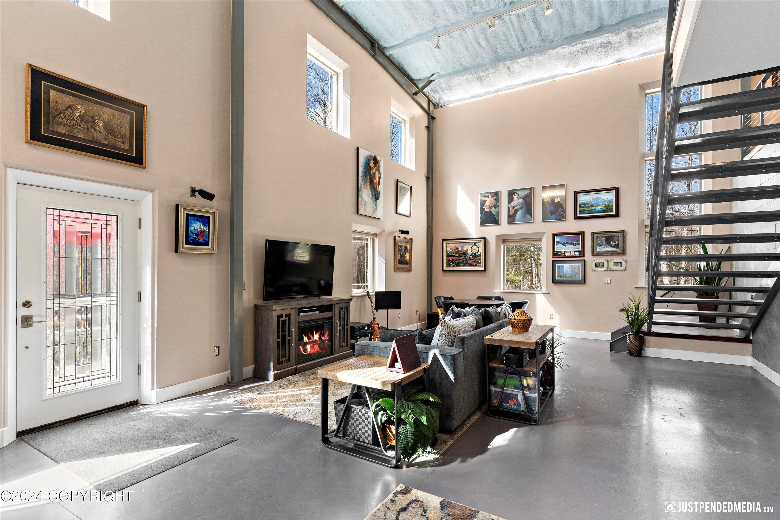 4621 E Pyrite Circle