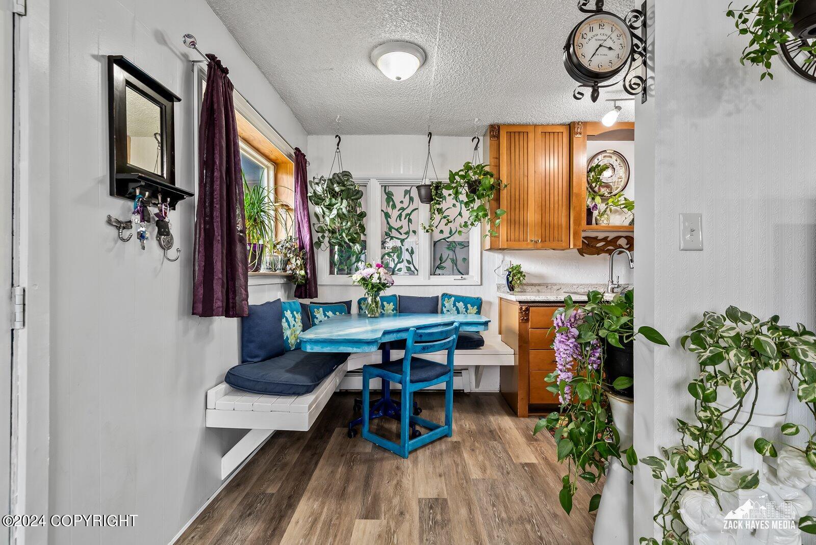 4430 Van Buren Street