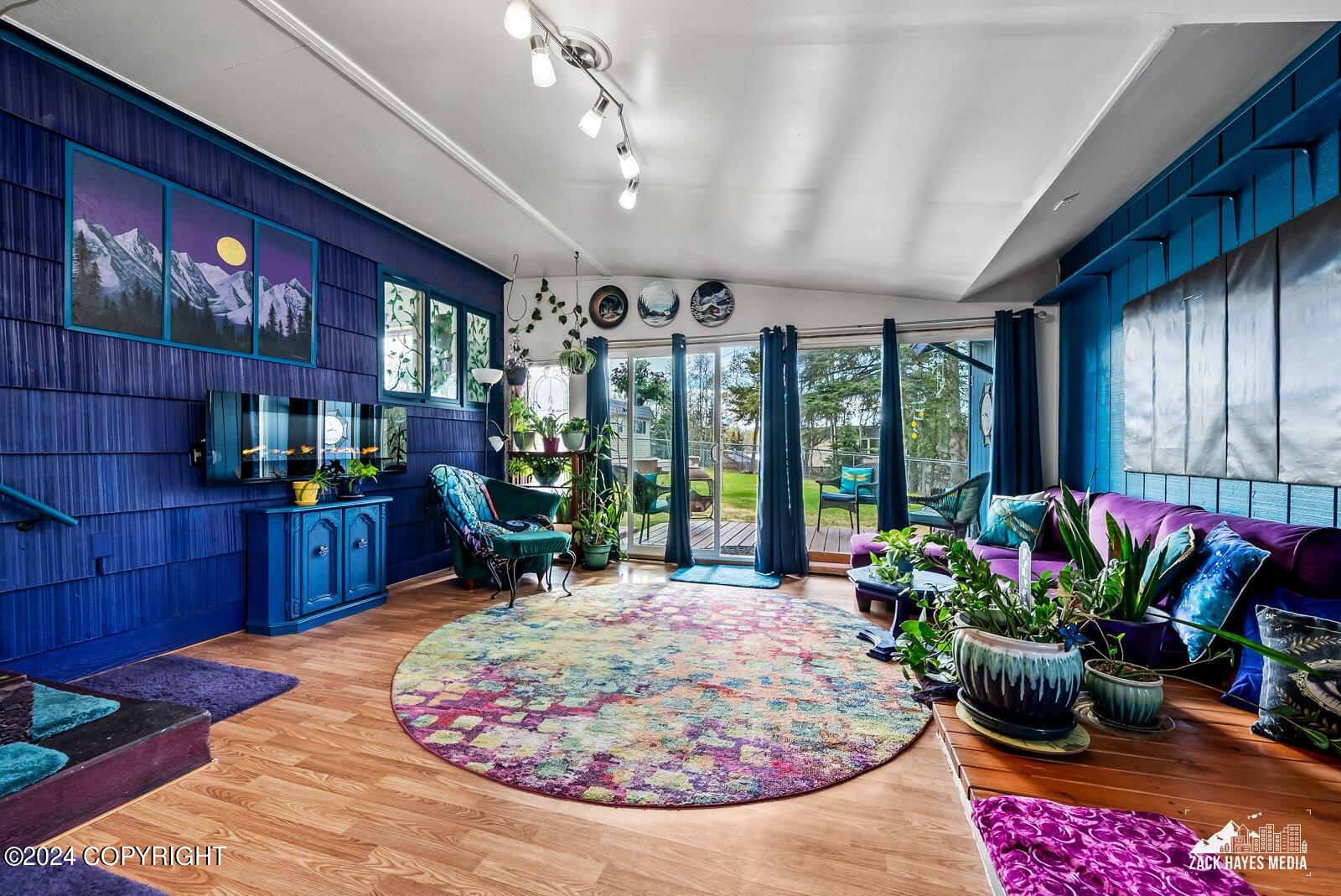 4430 Van Buren Street