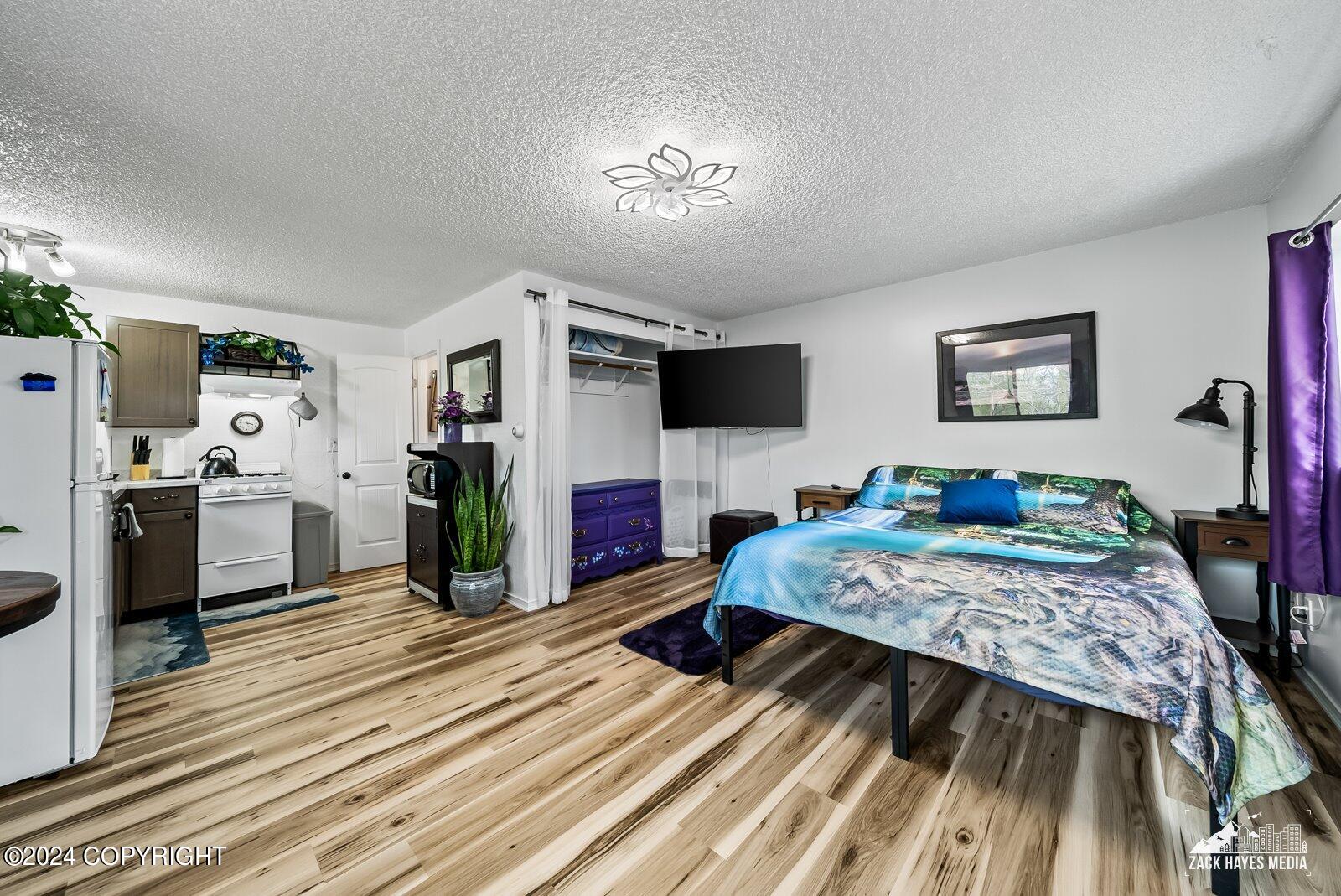 4430 Van Buren Street