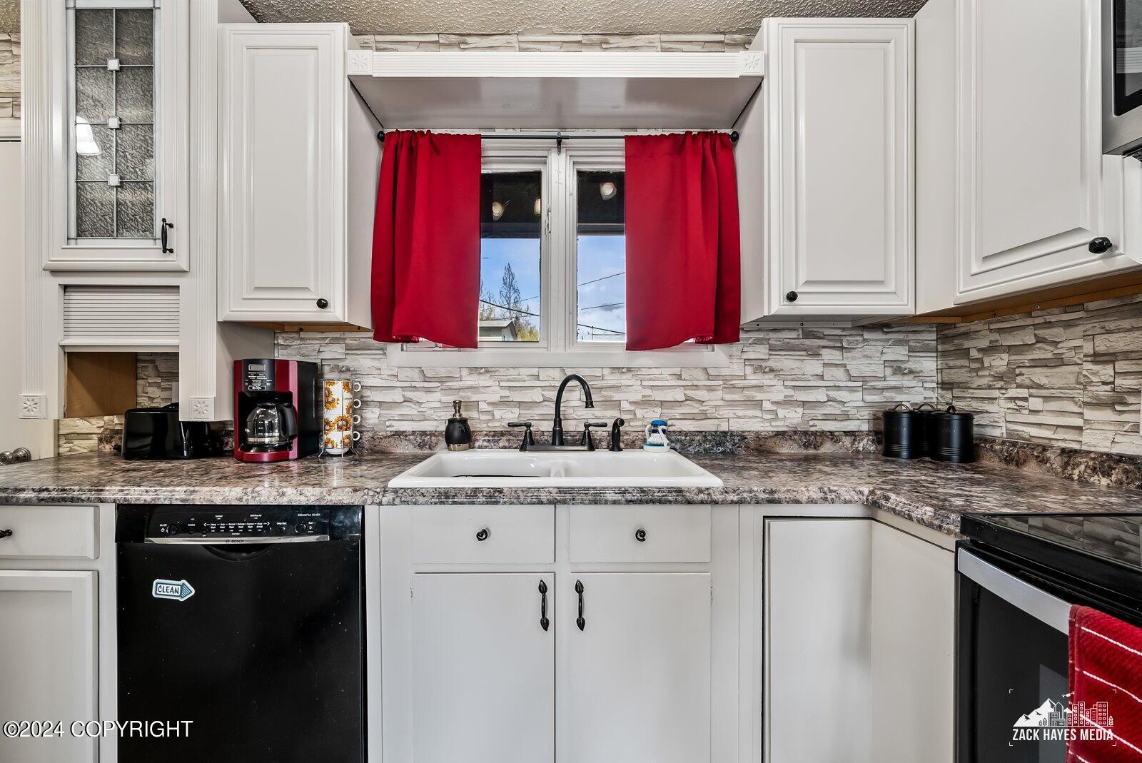 4430 Van Buren Street