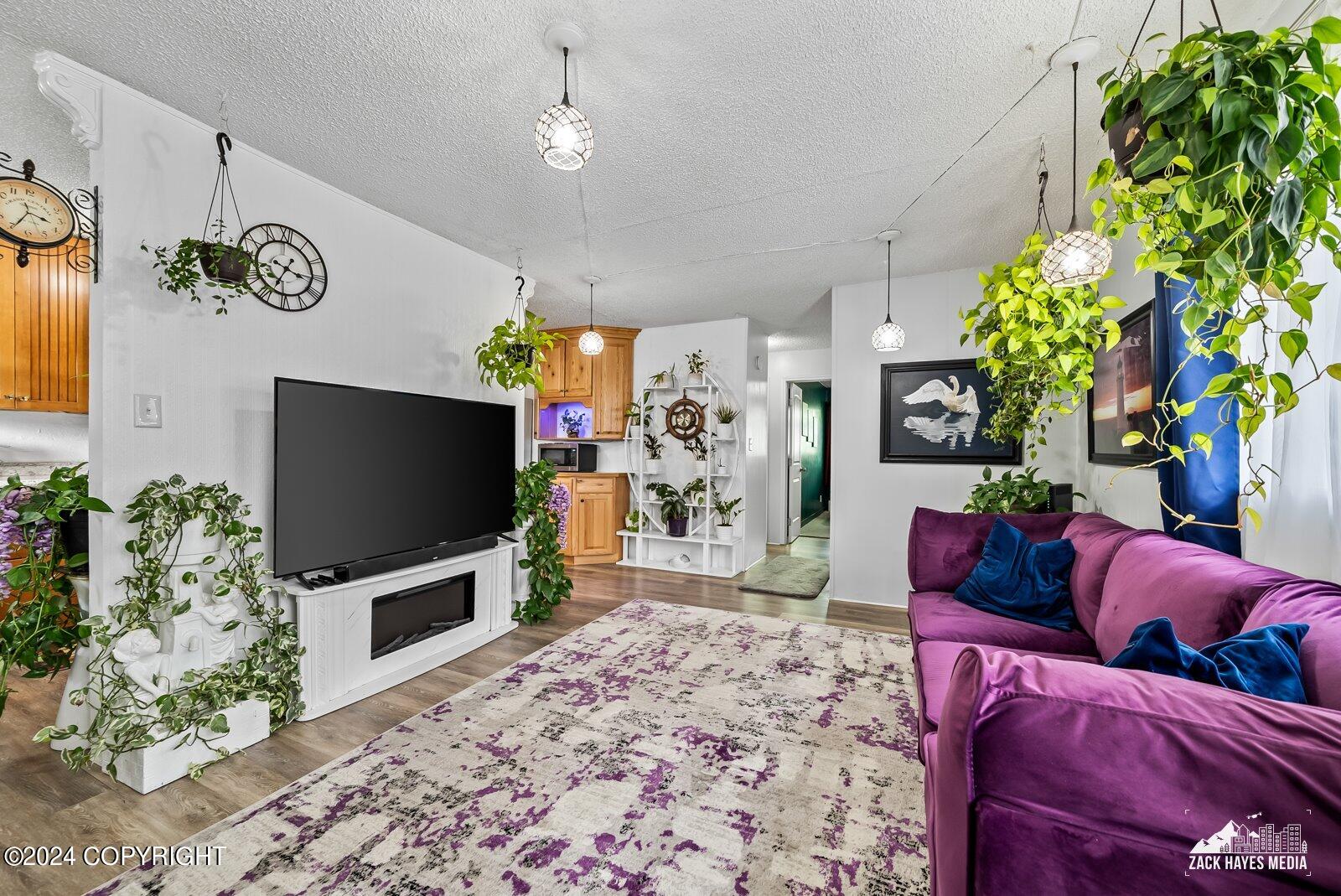 4430 Van Buren Street