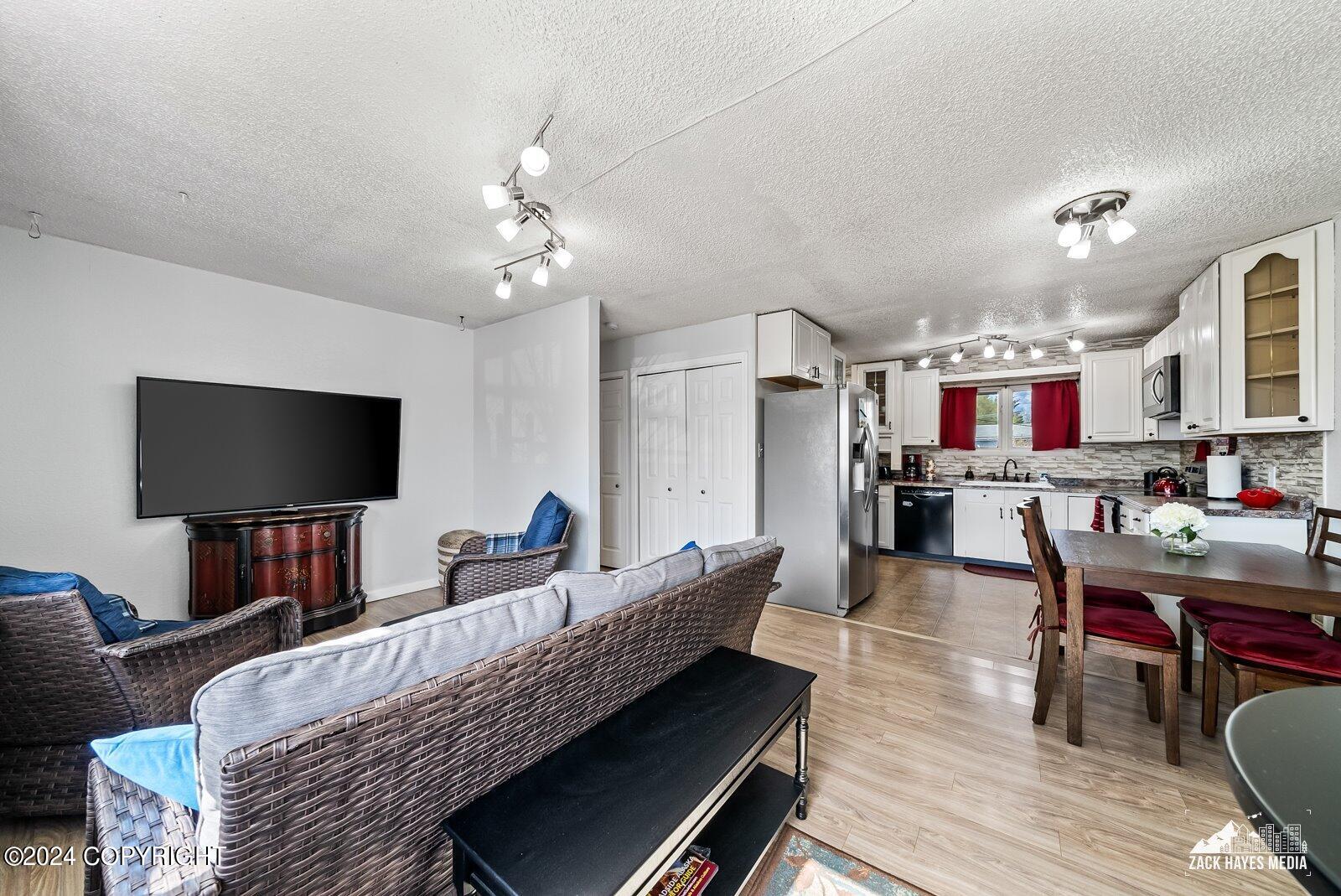 4430 Van Buren Street