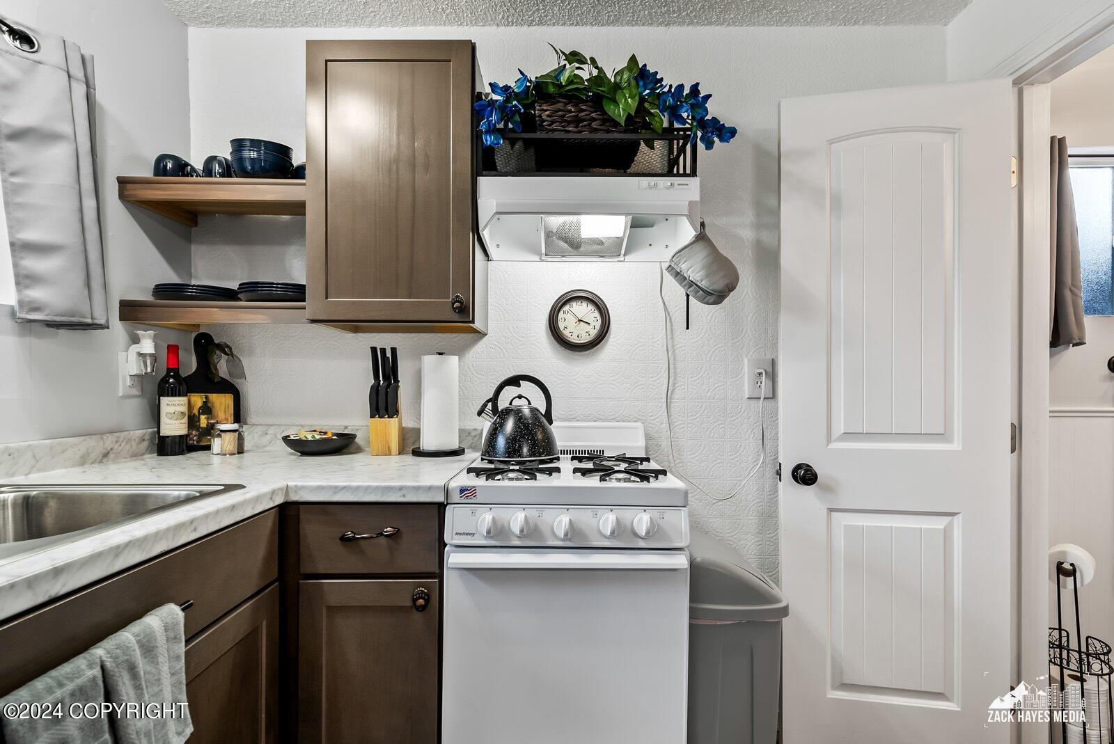 4430 Van Buren Street