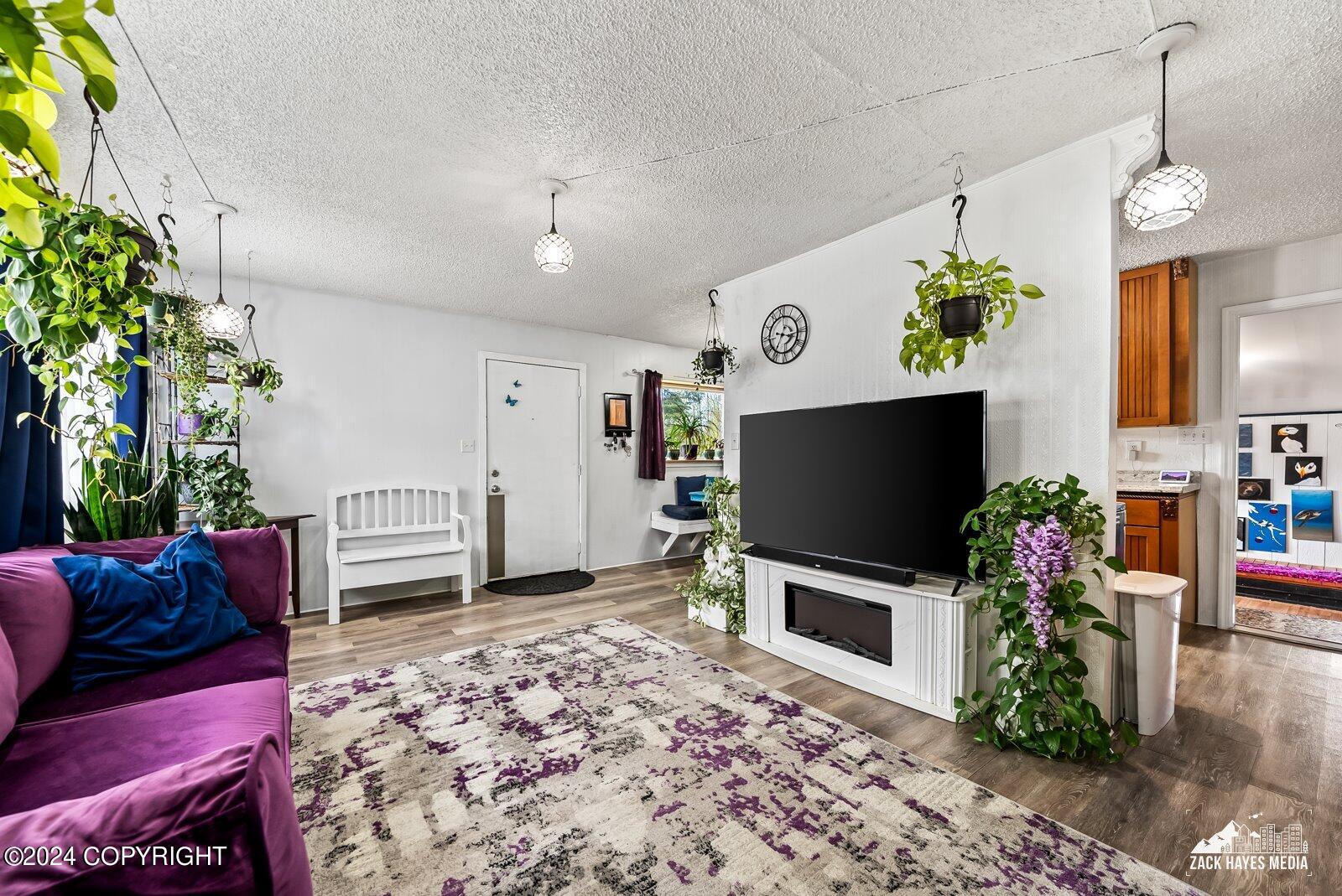 4430 Van Buren Street