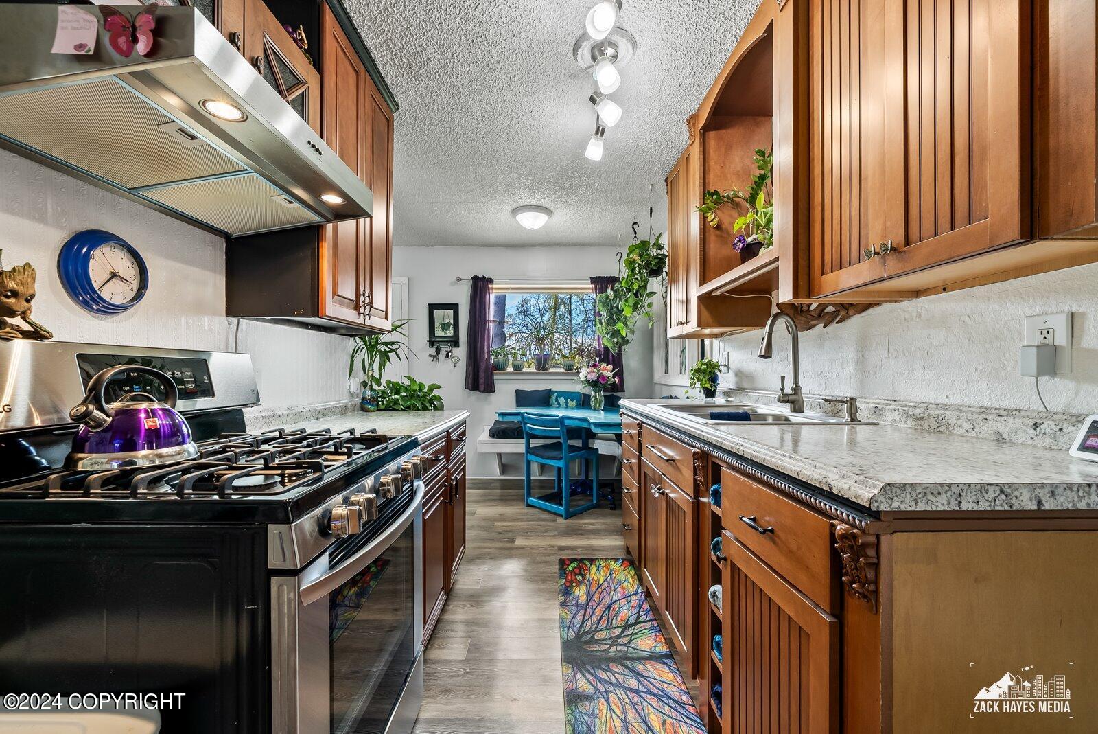 4430 Van Buren Street