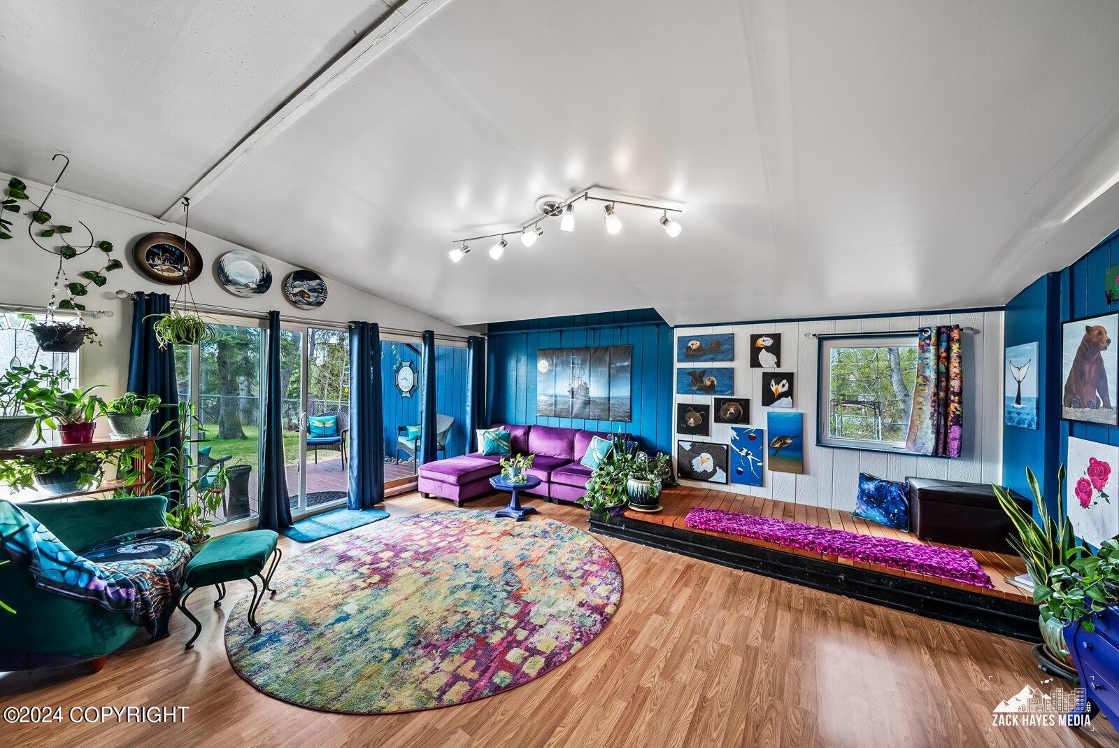 4430 Van Buren Street