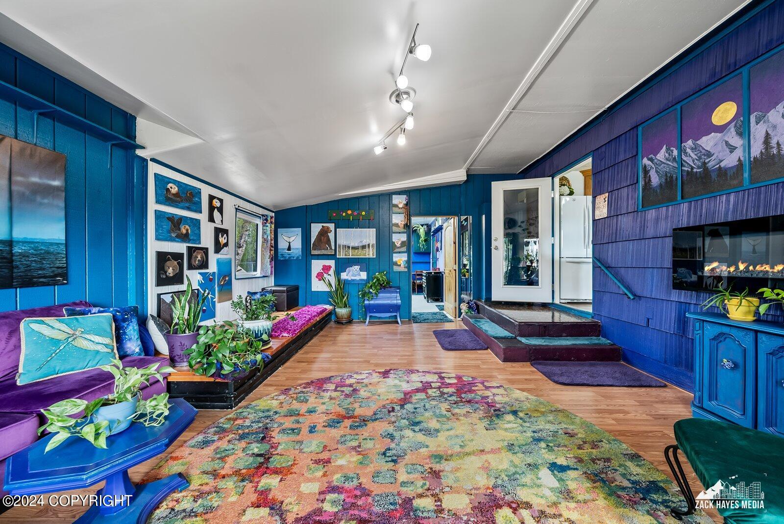 4430 Van Buren Street