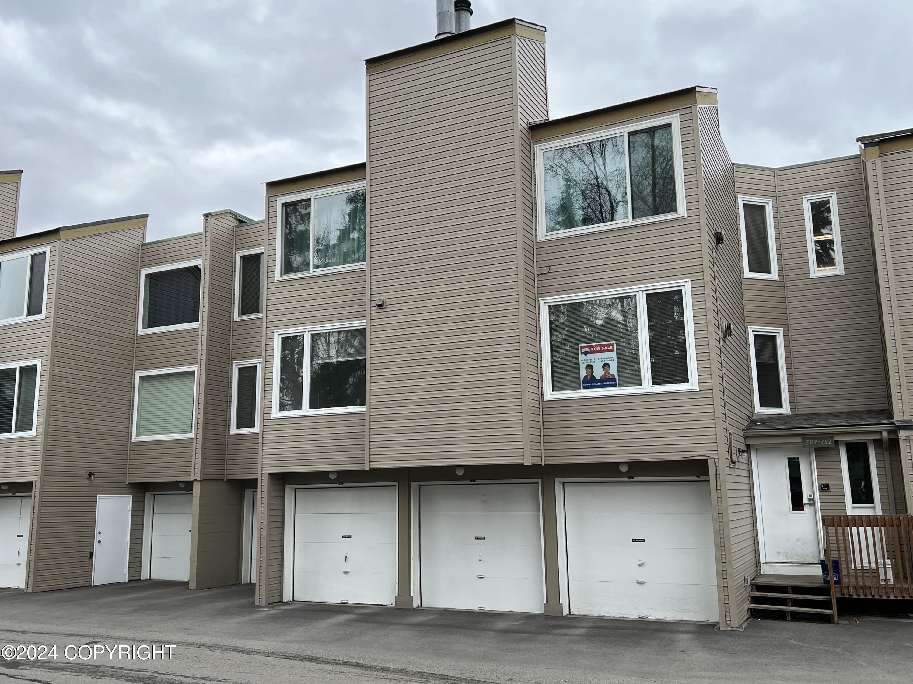 708 Copperbush Court # 708