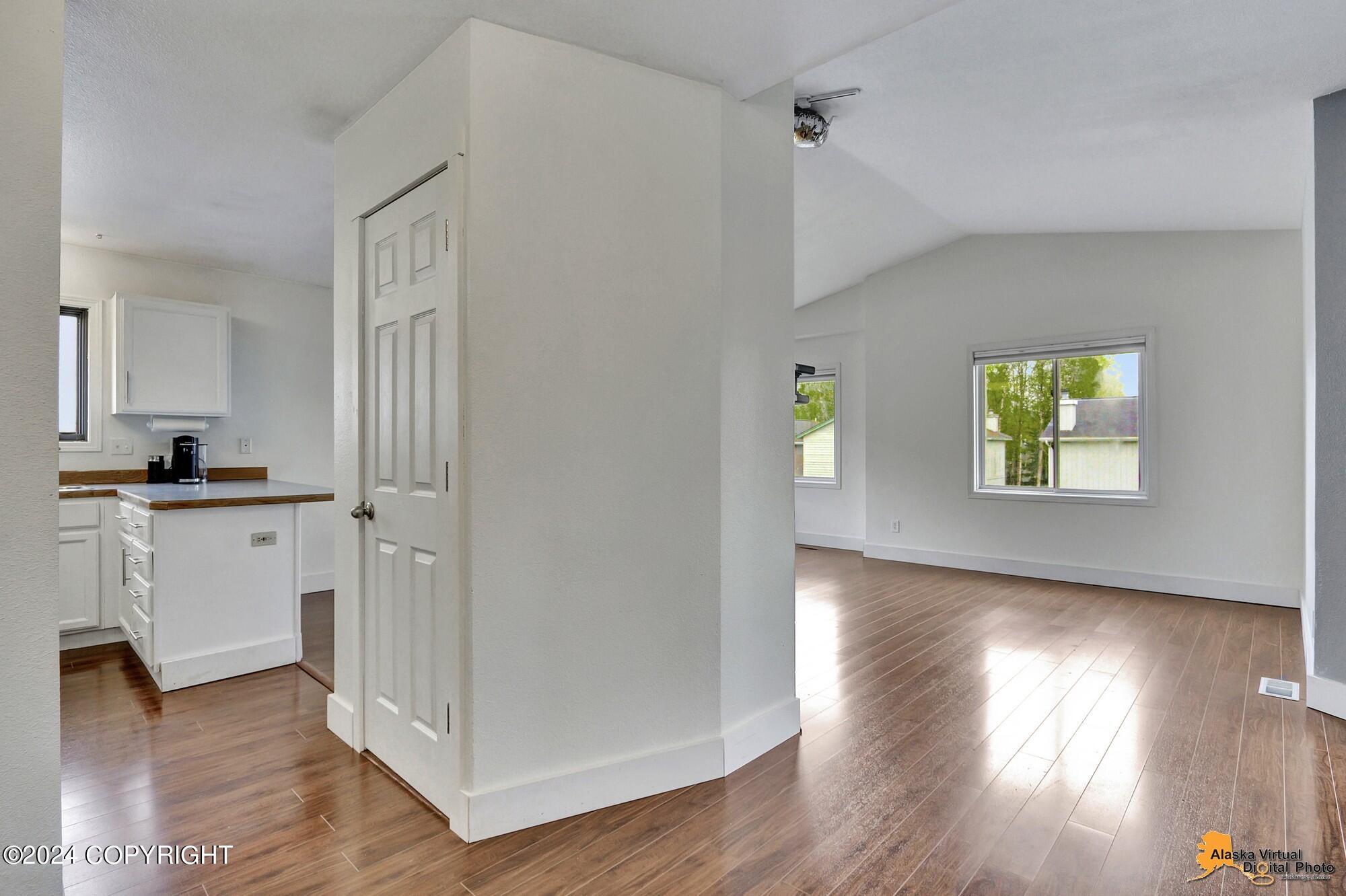 8626 Cross Pointe Loop