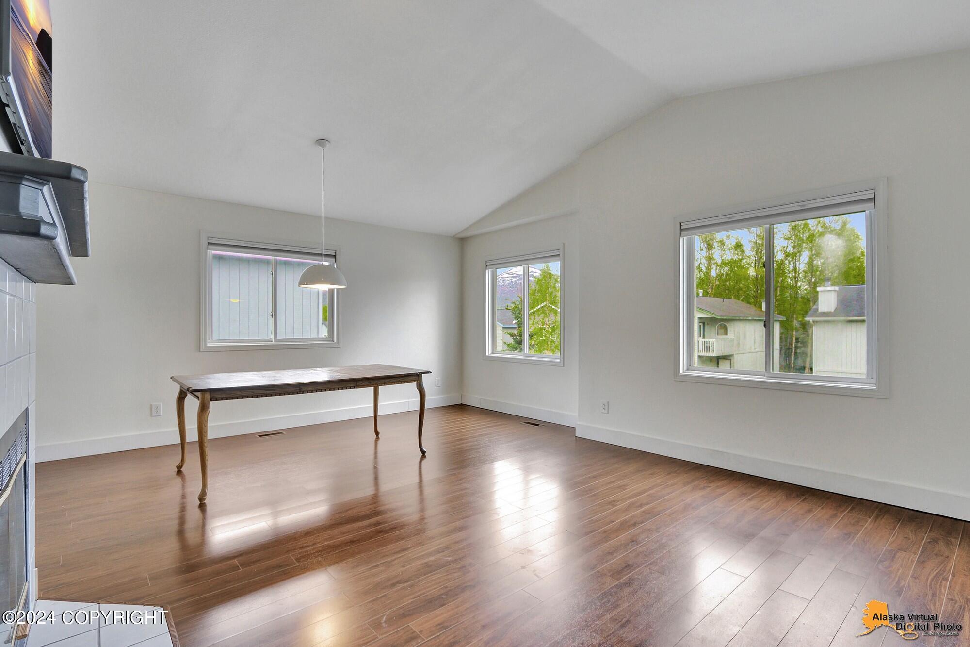 8626 Cross Pointe Loop