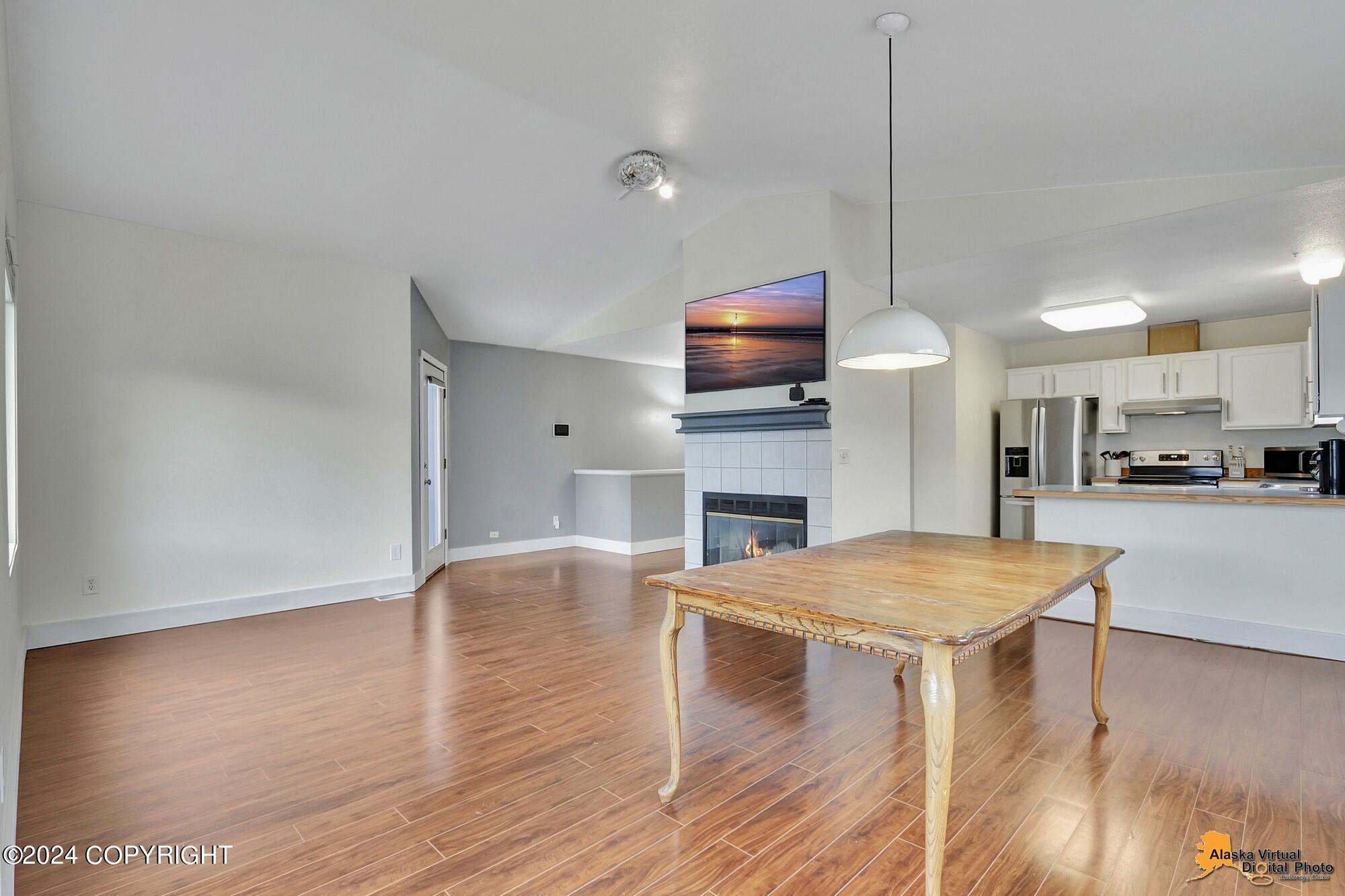 8626 Cross Pointe Loop