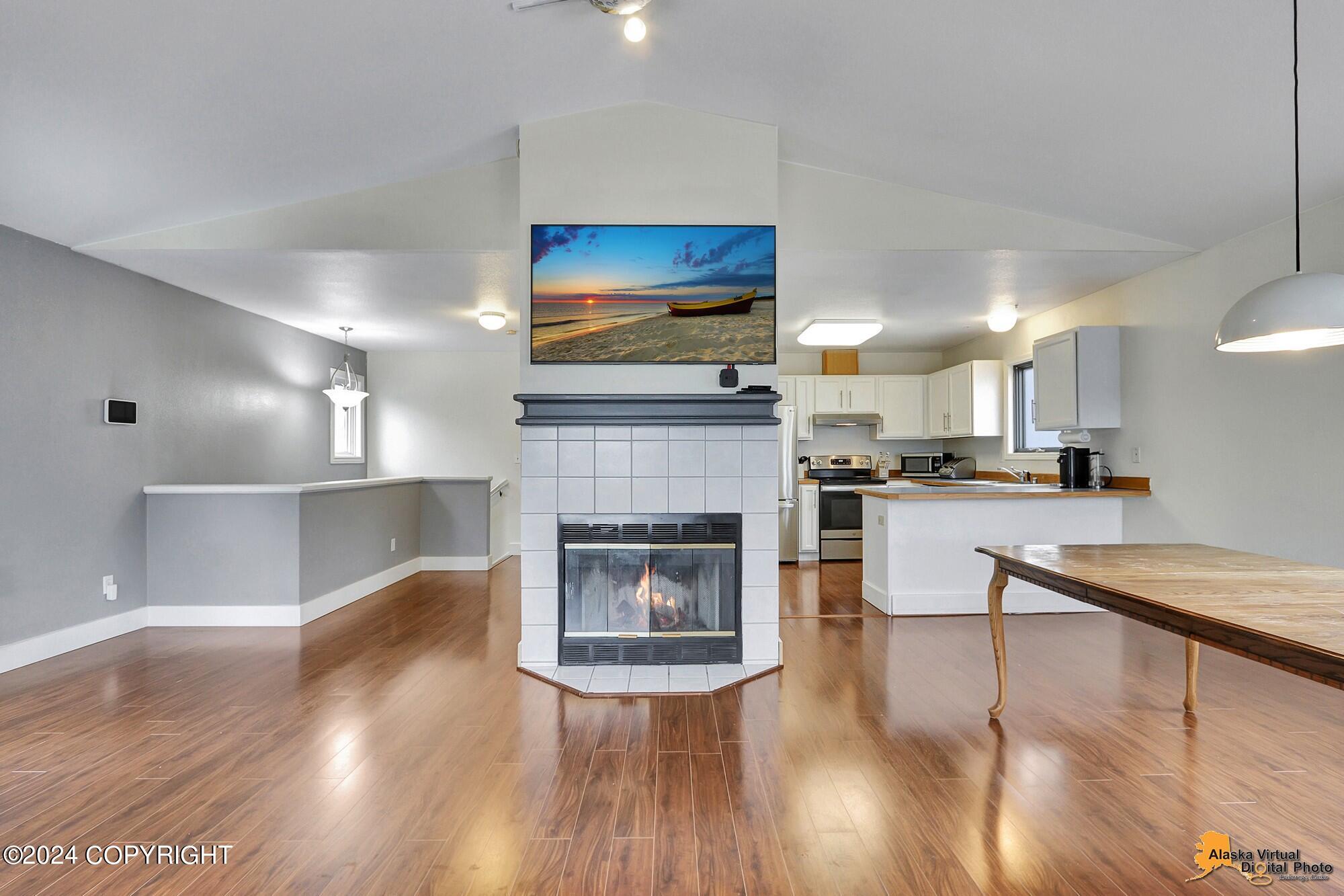 8626 Cross Pointe Loop