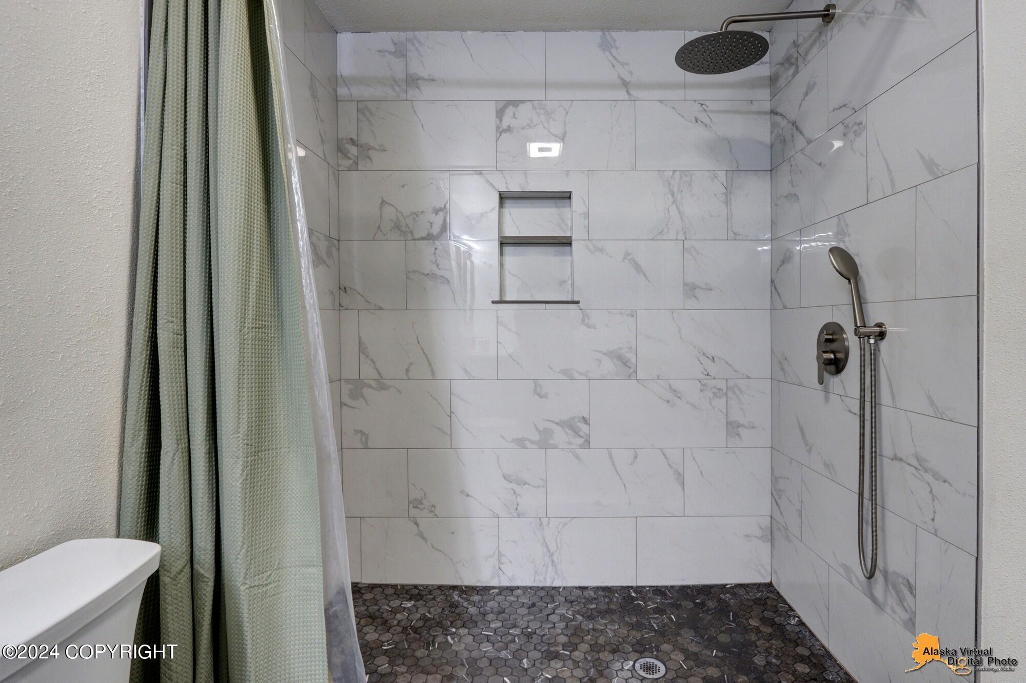 8626 Cross Pointe Loop