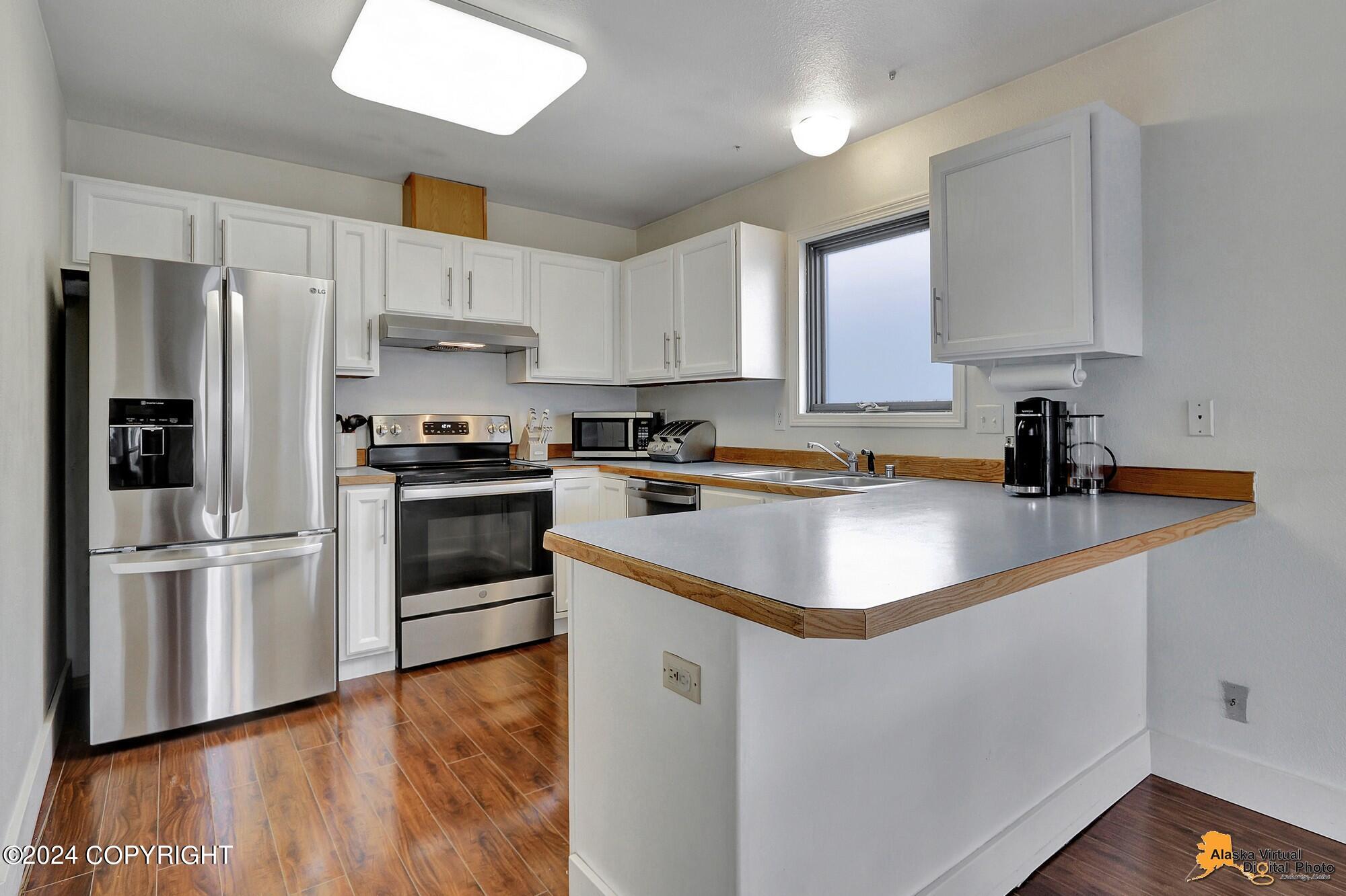 8626 Cross Pointe Loop