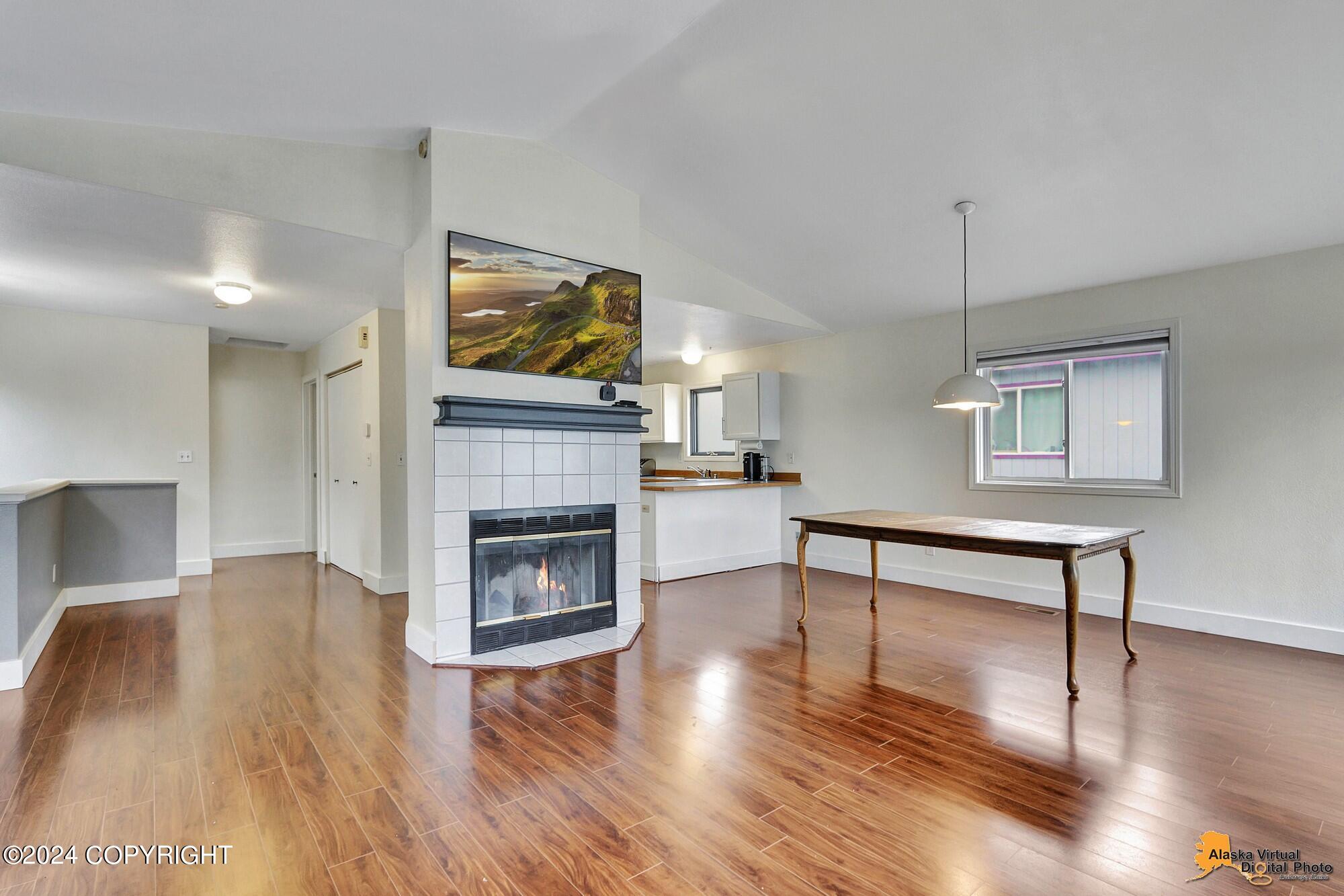 8626 Cross Pointe Loop