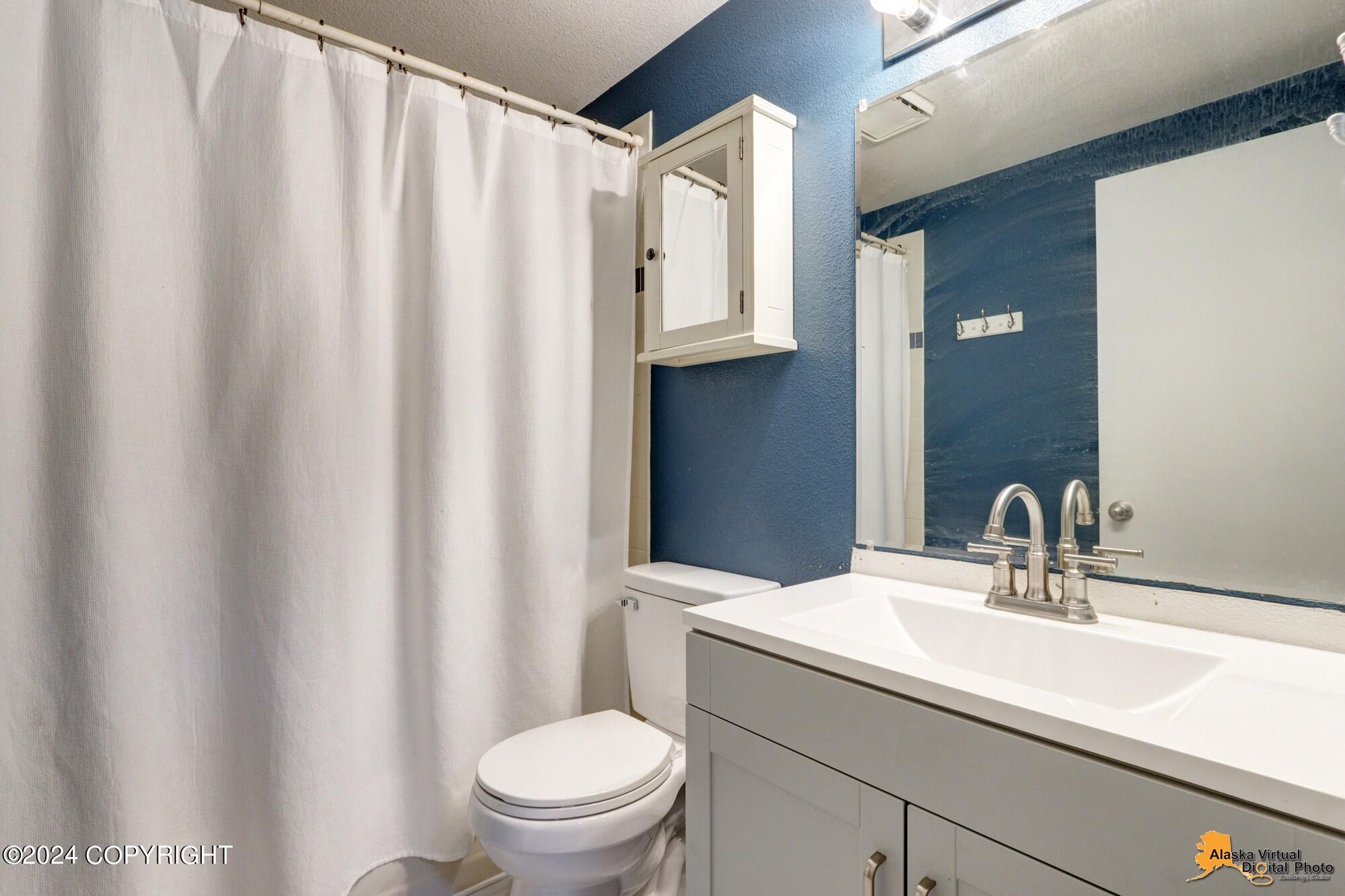8626 Cross Pointe Loop