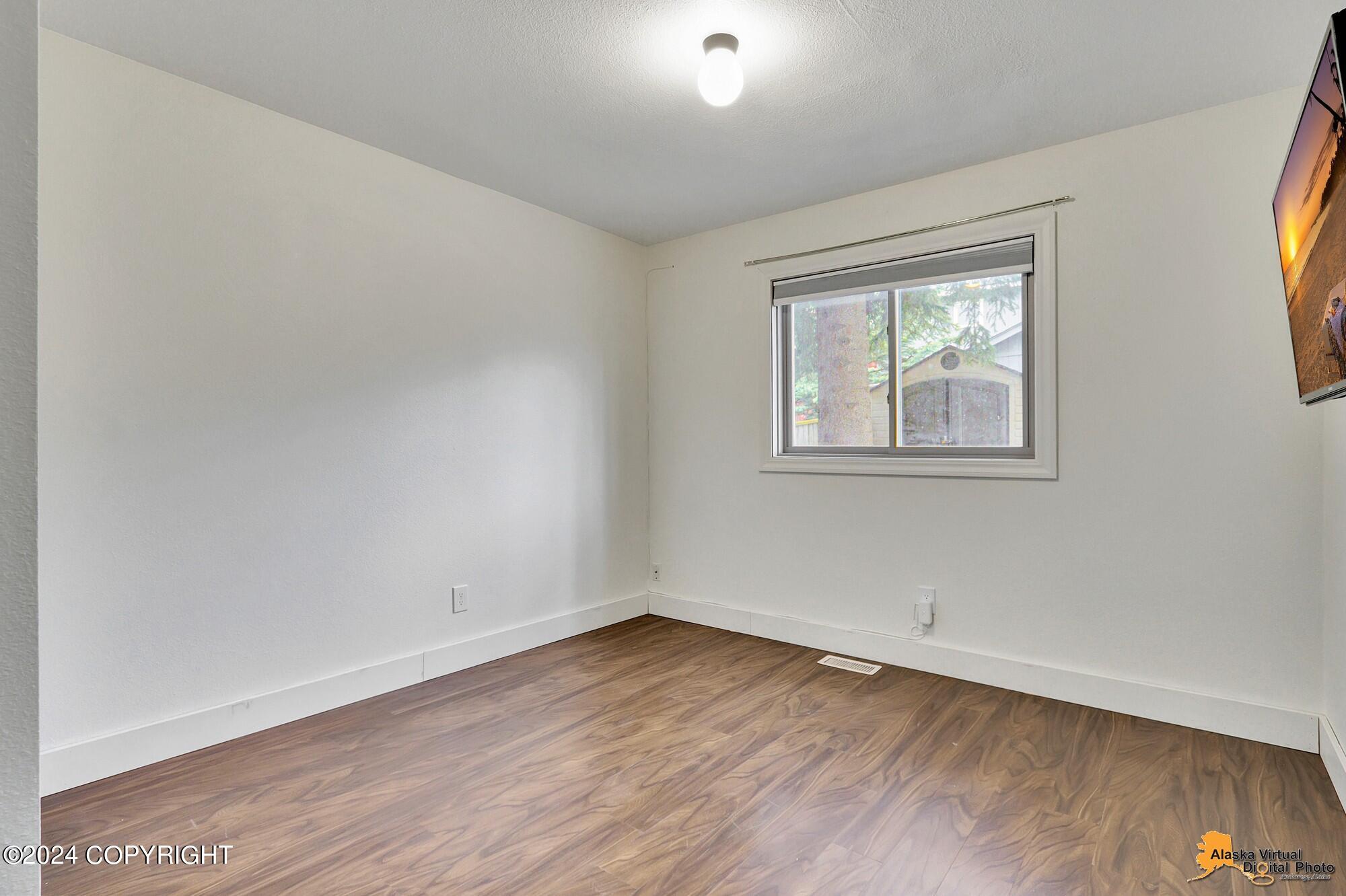 8626 Cross Pointe Loop