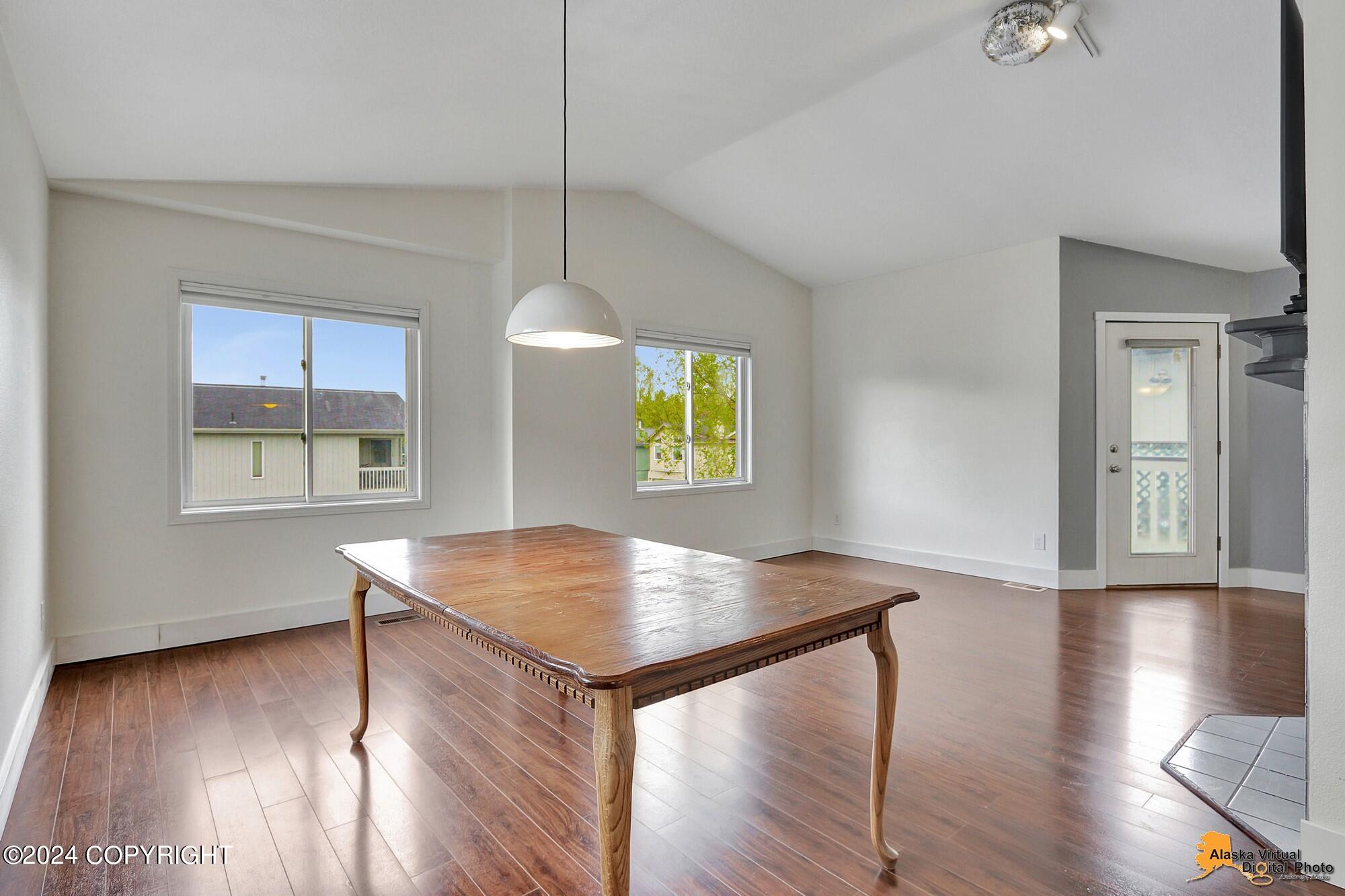 8626 Cross Pointe Loop