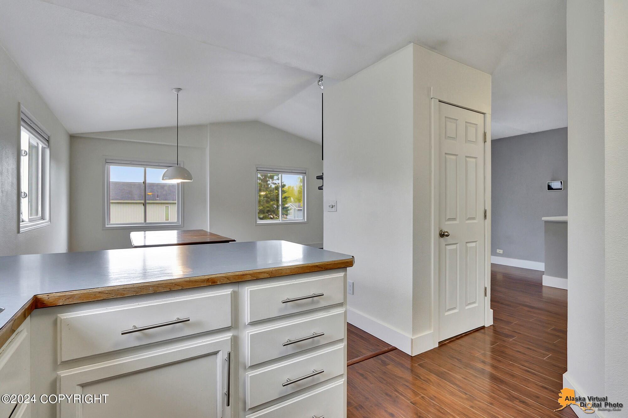8626 Cross Pointe Loop
