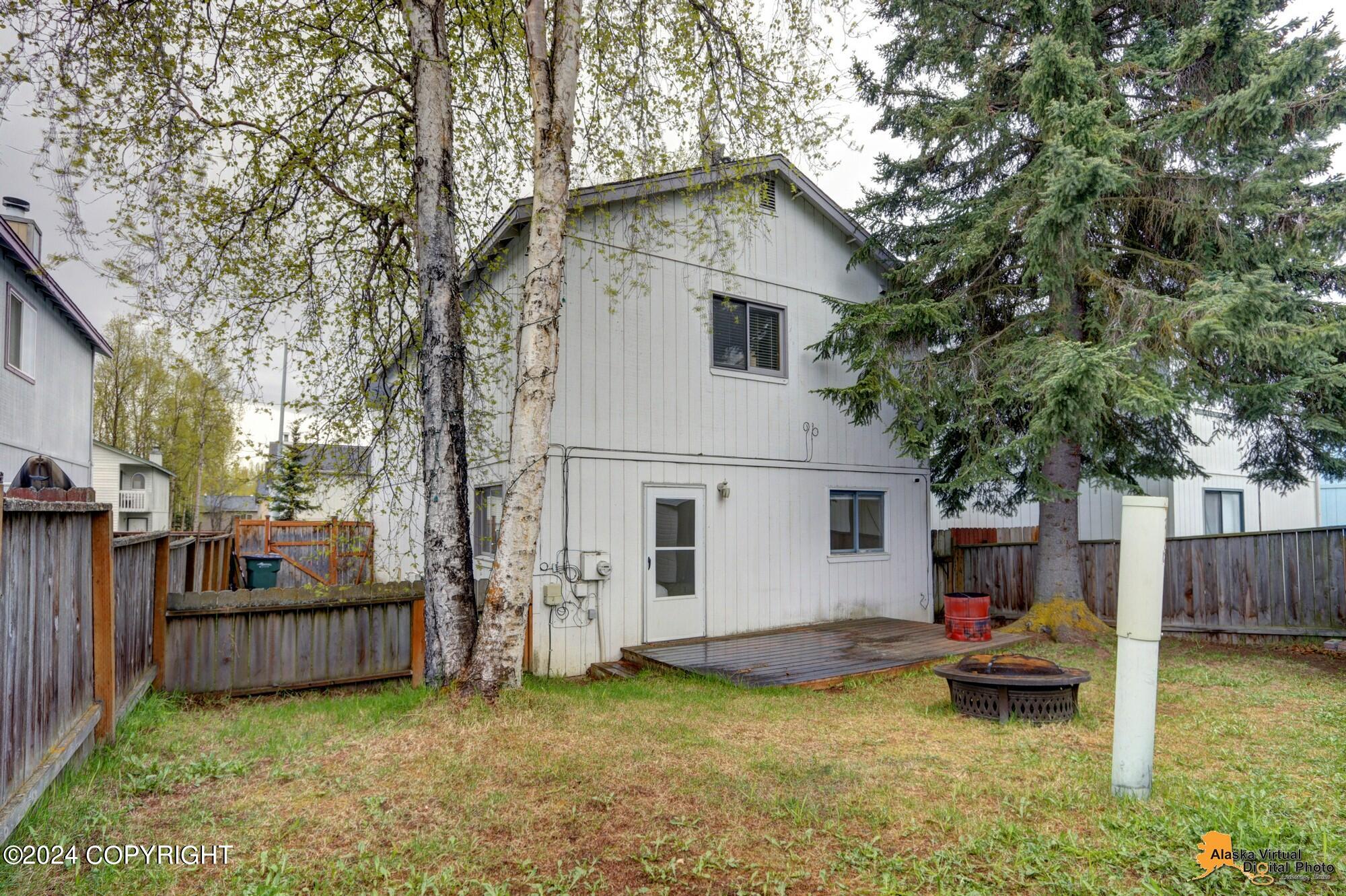 8626 Cross Pointe Loop
