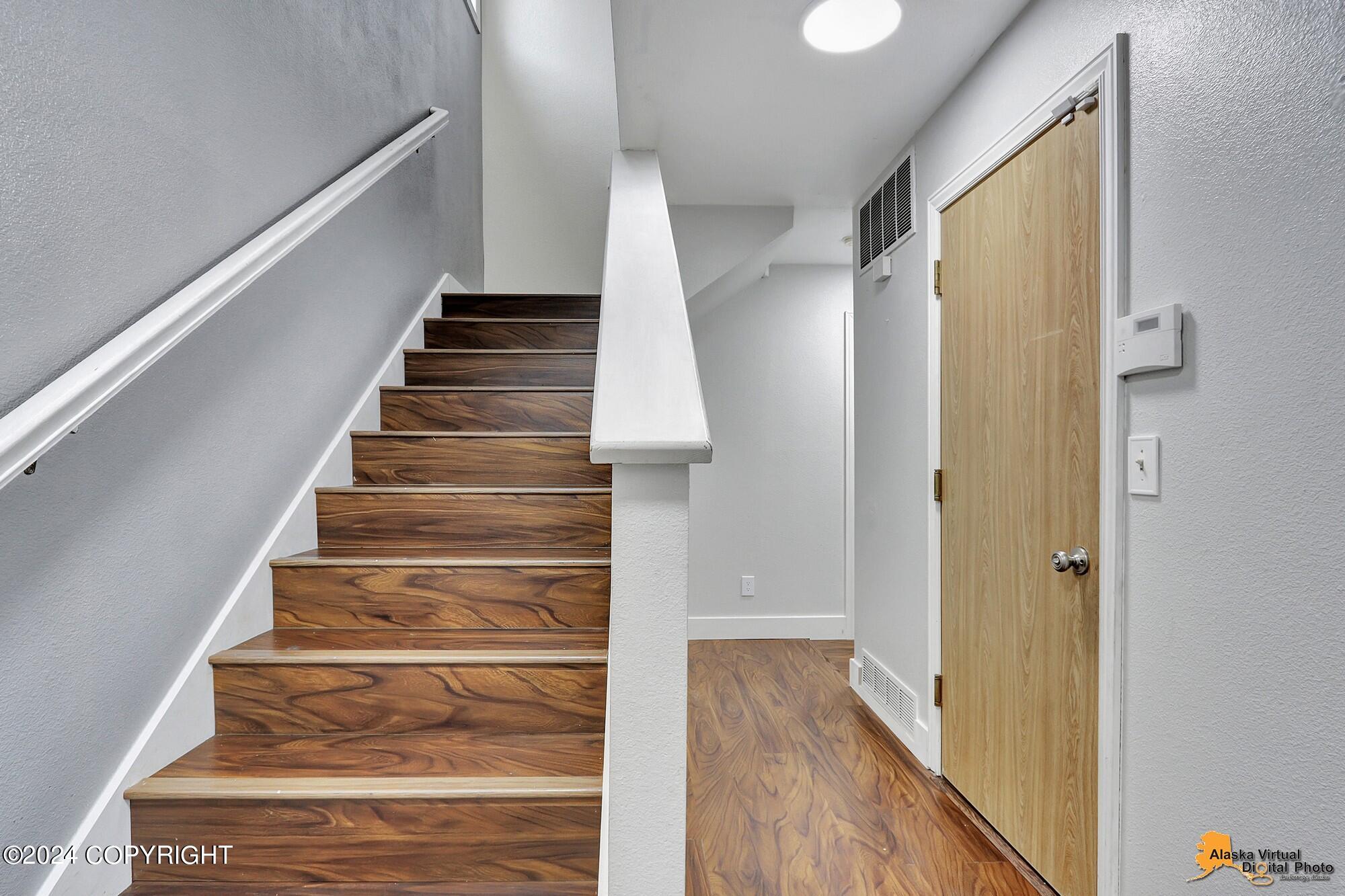 8626 Cross Pointe Loop
