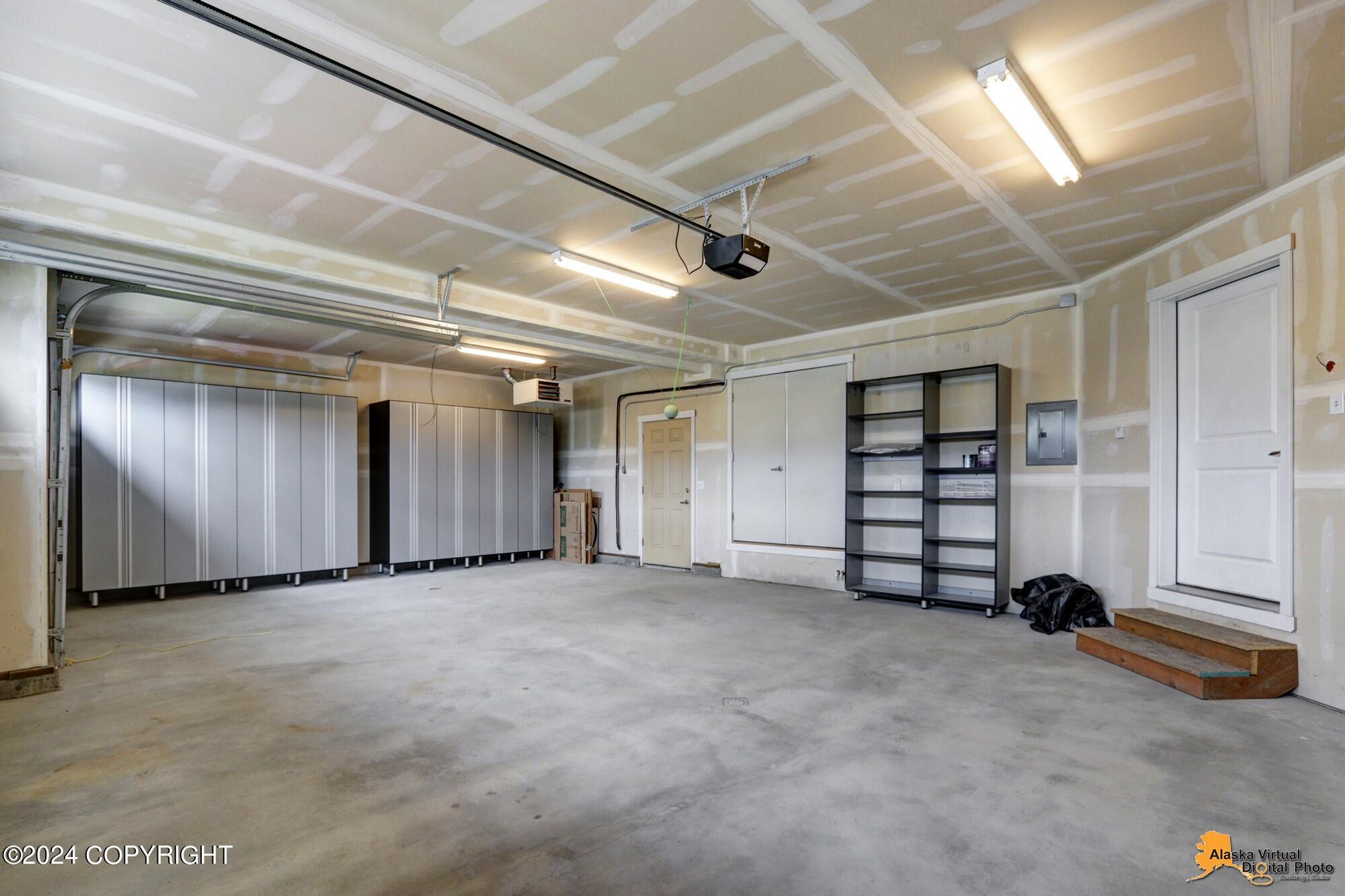 8127 Grayhawk Circle