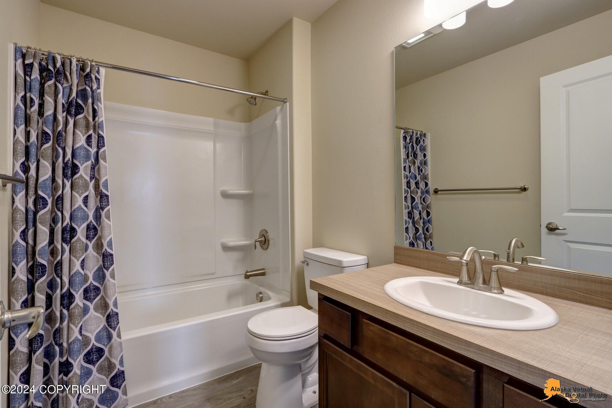 8127 Grayhawk Circle