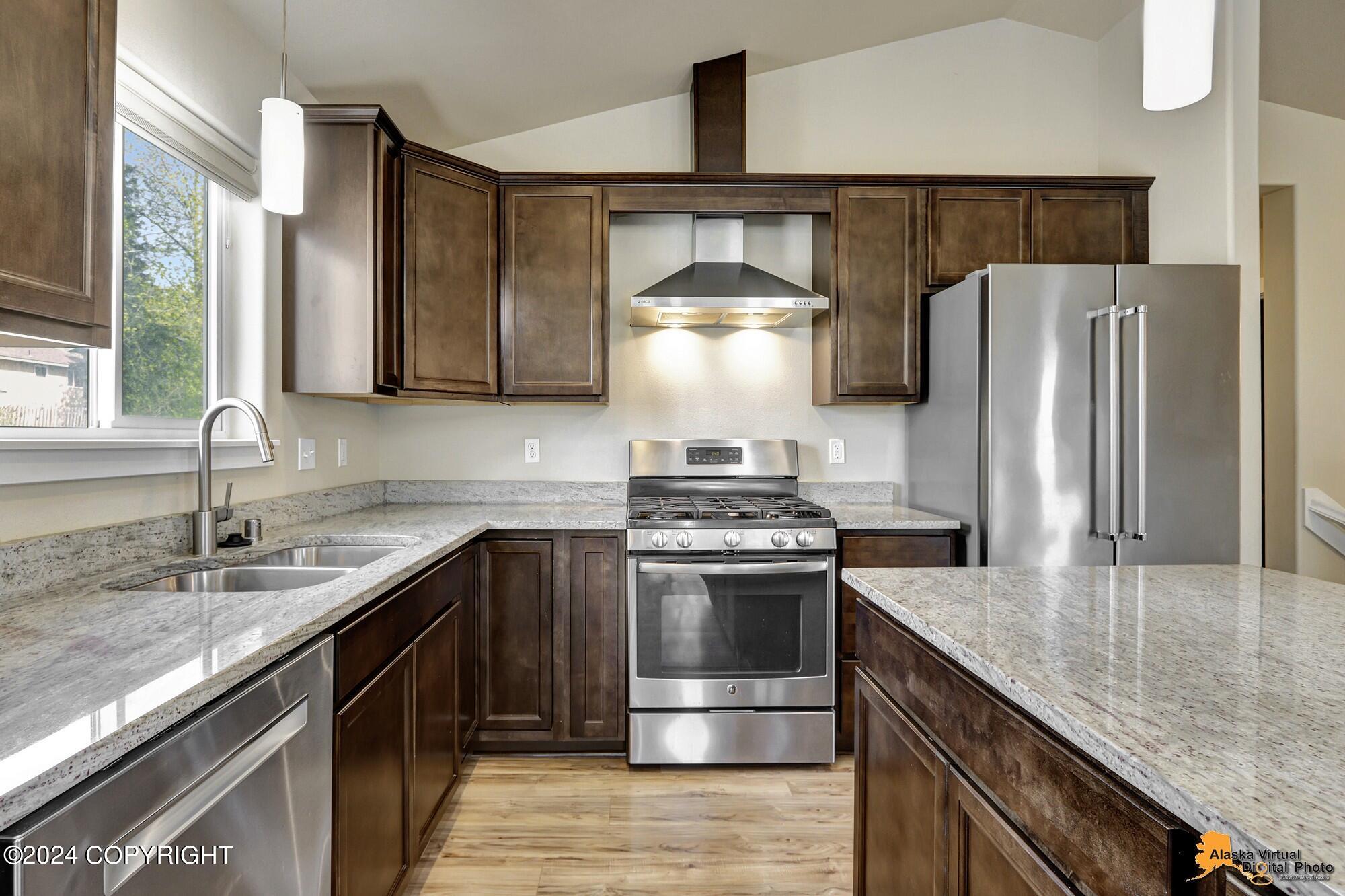 8127 Grayhawk Circle