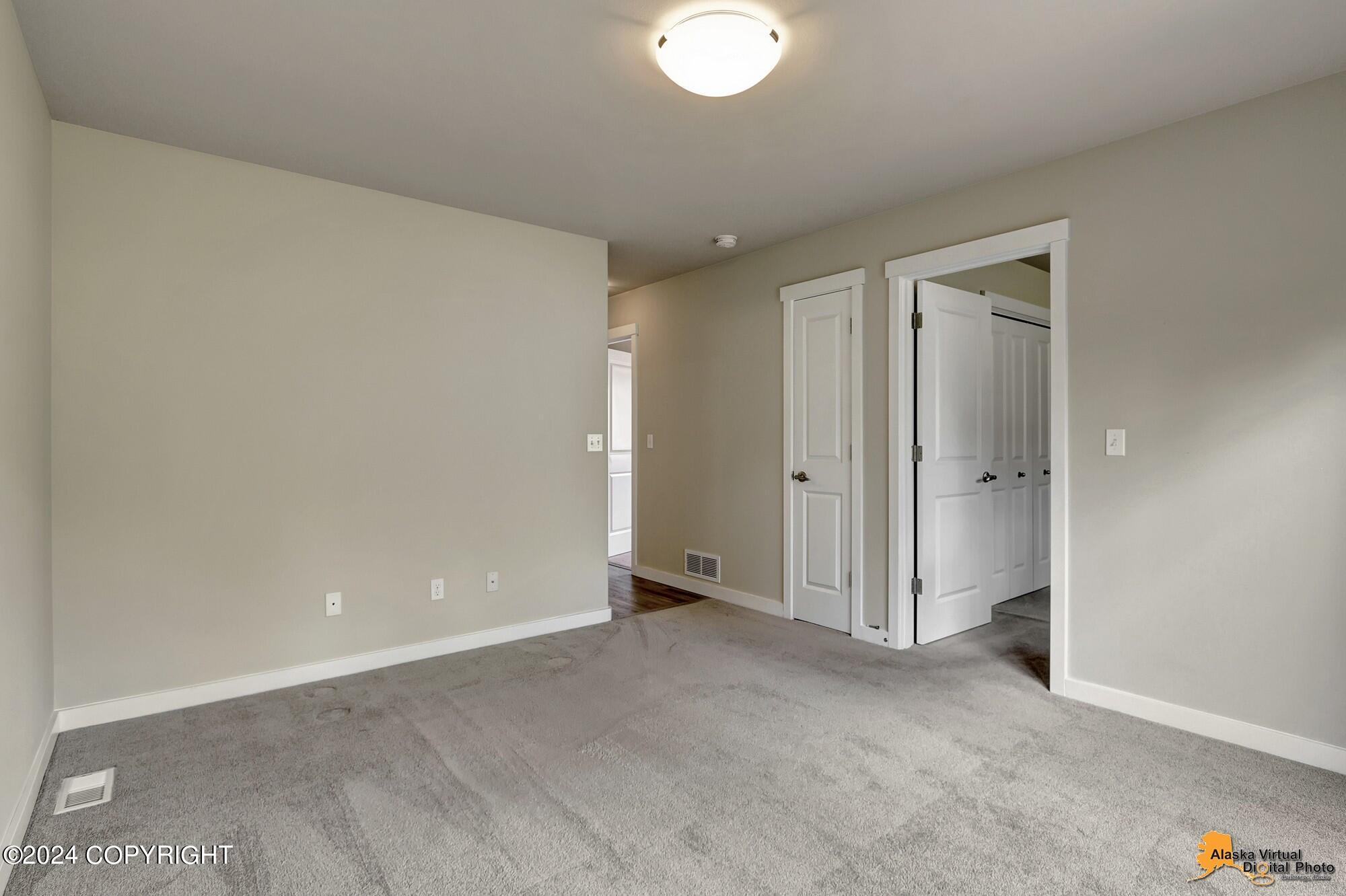 8127 Grayhawk Circle