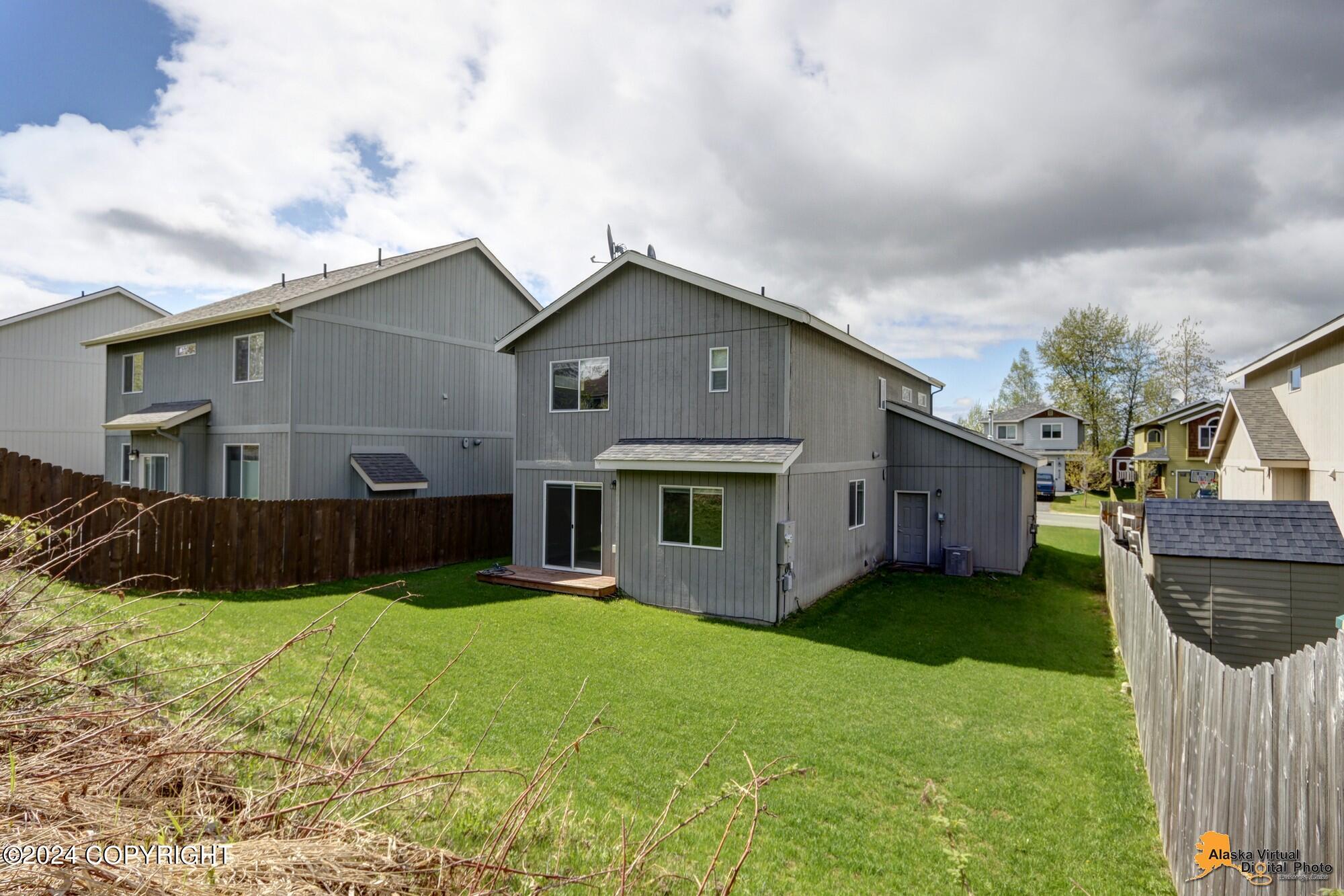 8127 Grayhawk Circle