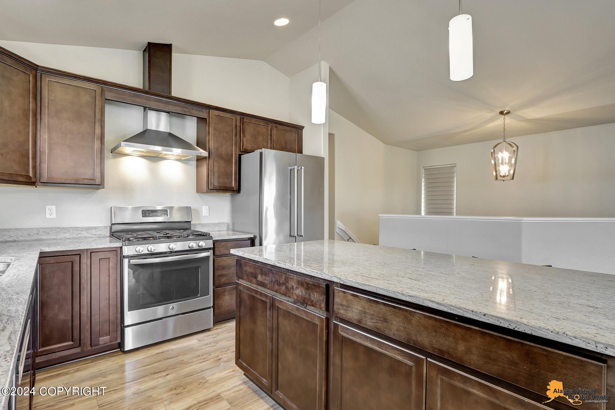 8127 Grayhawk Circle