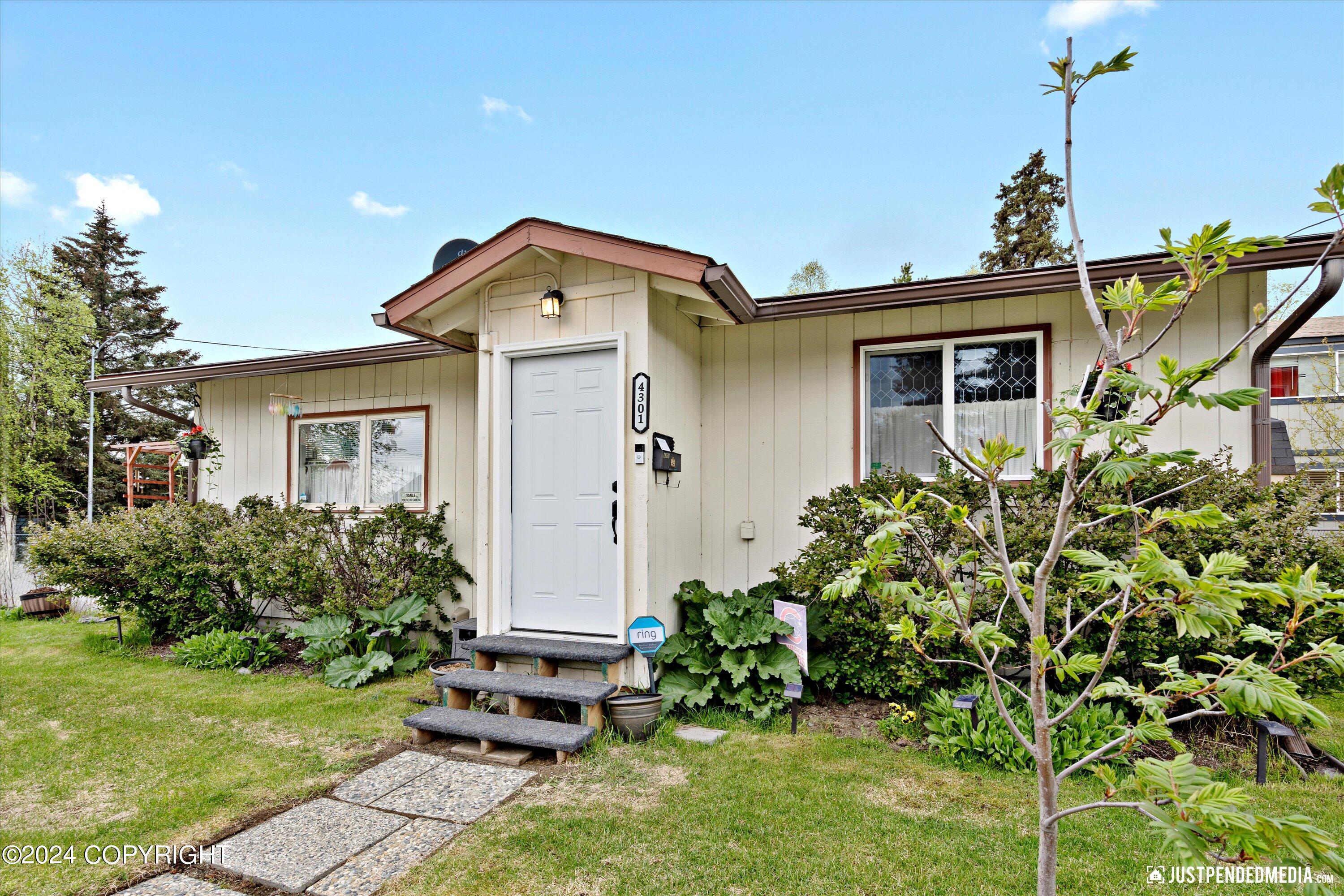 4301 Thompson Avenue