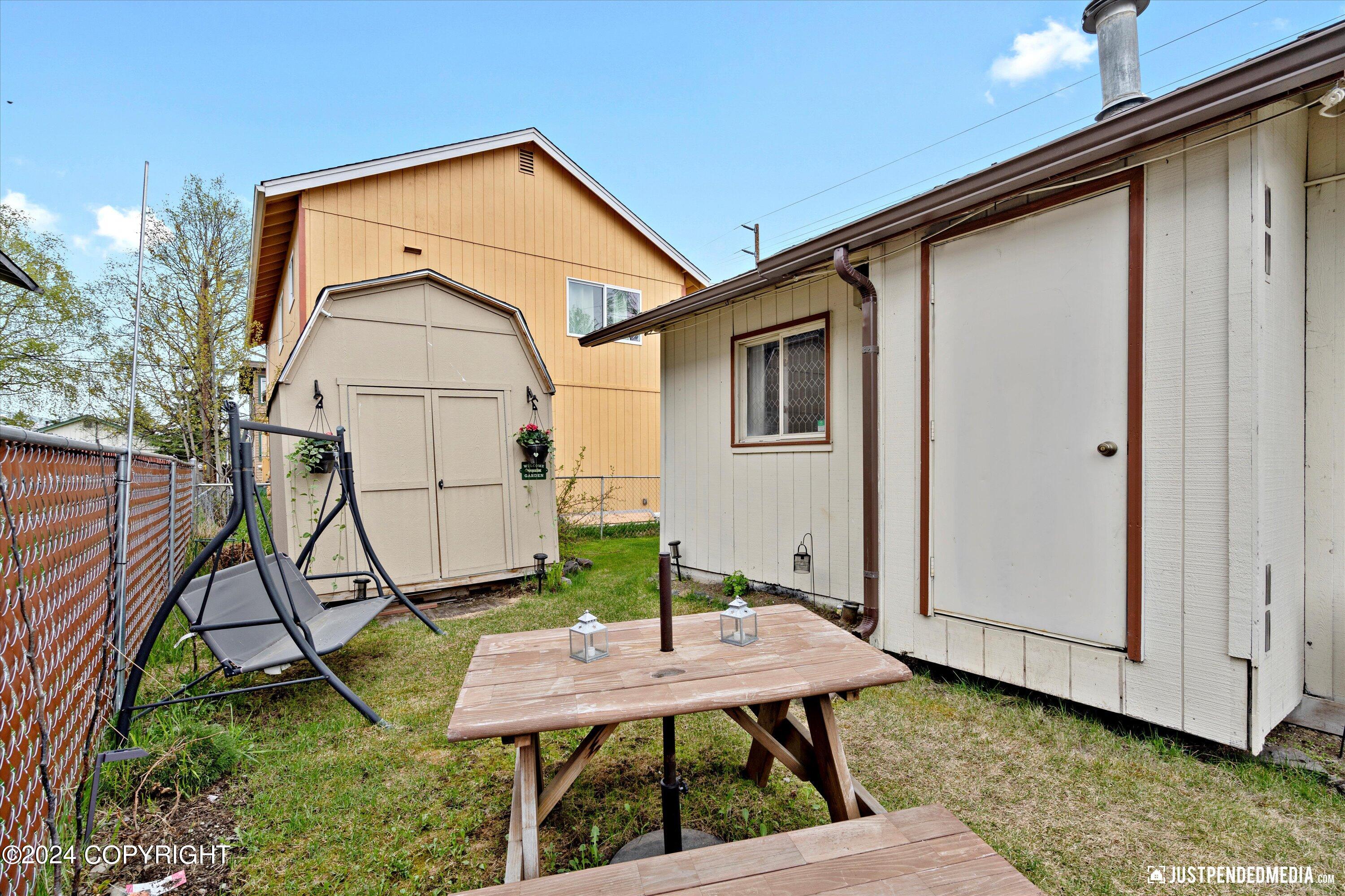 4301 Thompson Avenue