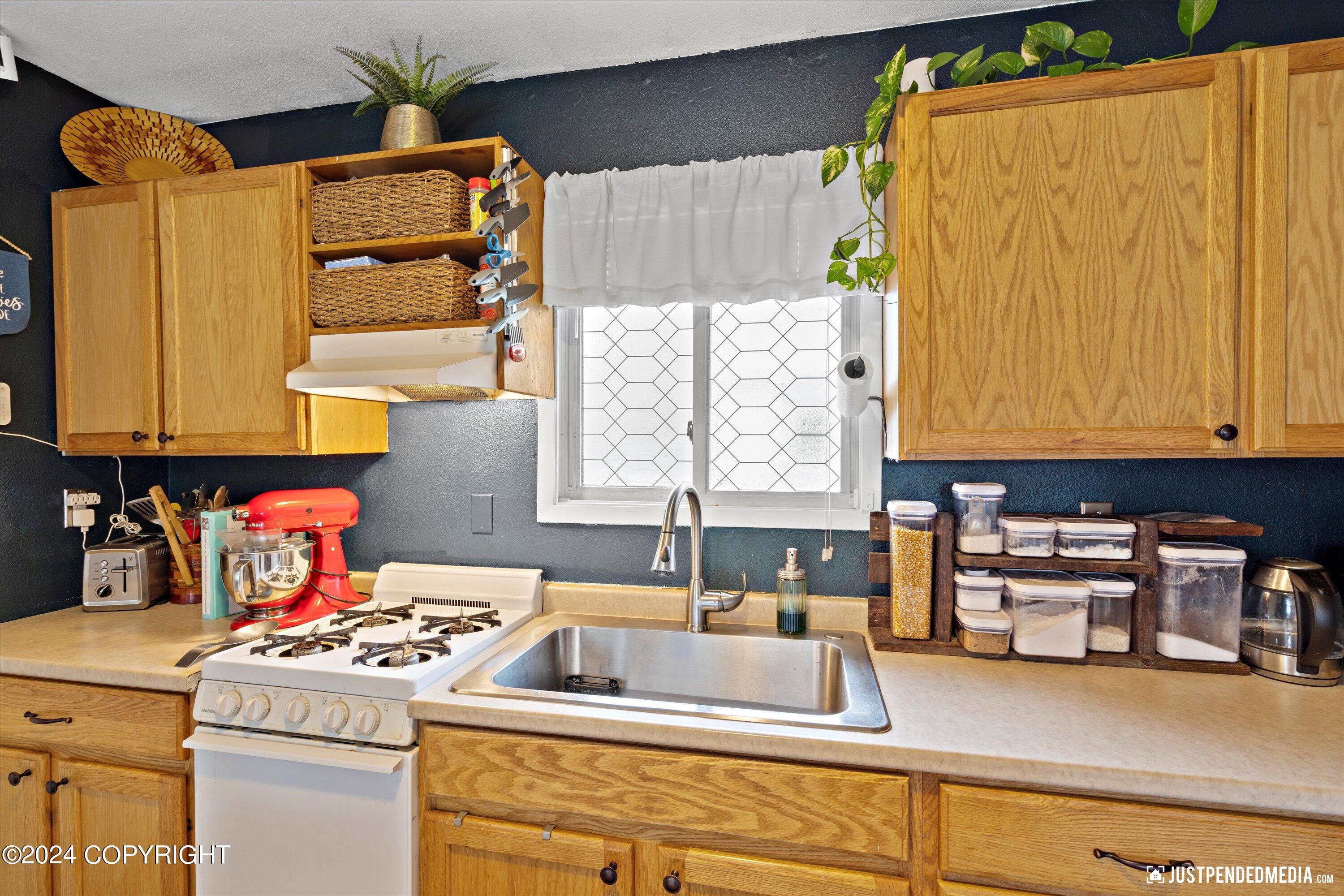 4301 Thompson Avenue