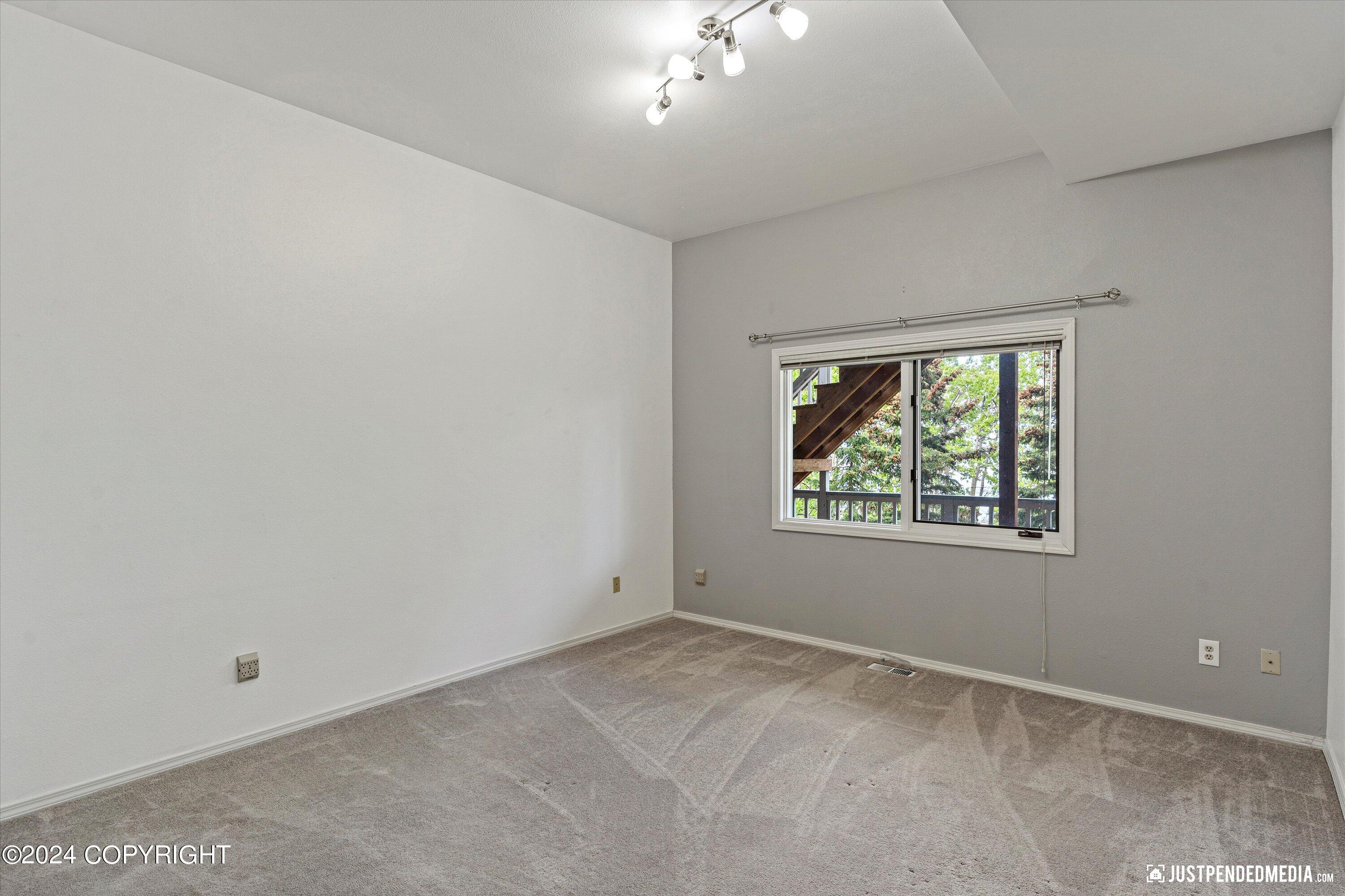 18632 Guillemot Circle