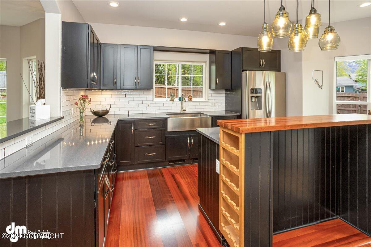 19512 2nd Street