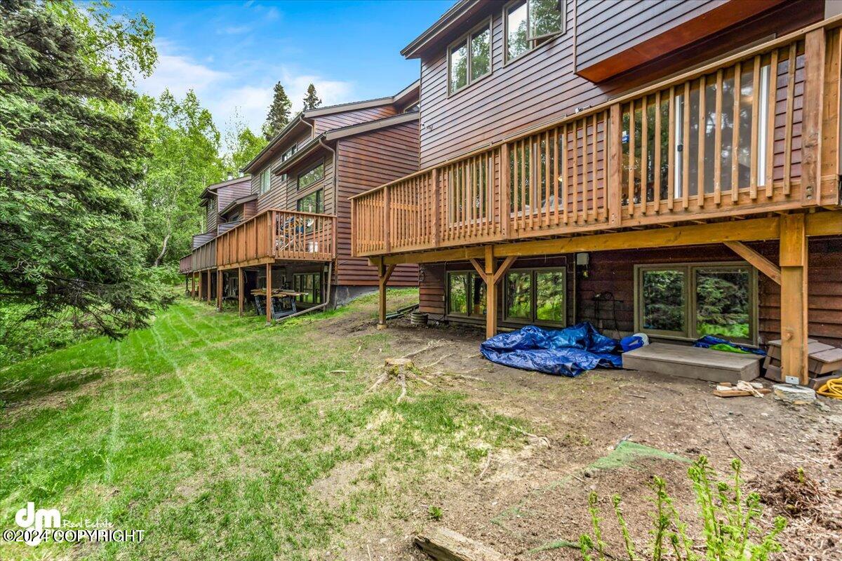 6520 Lakeway Drive