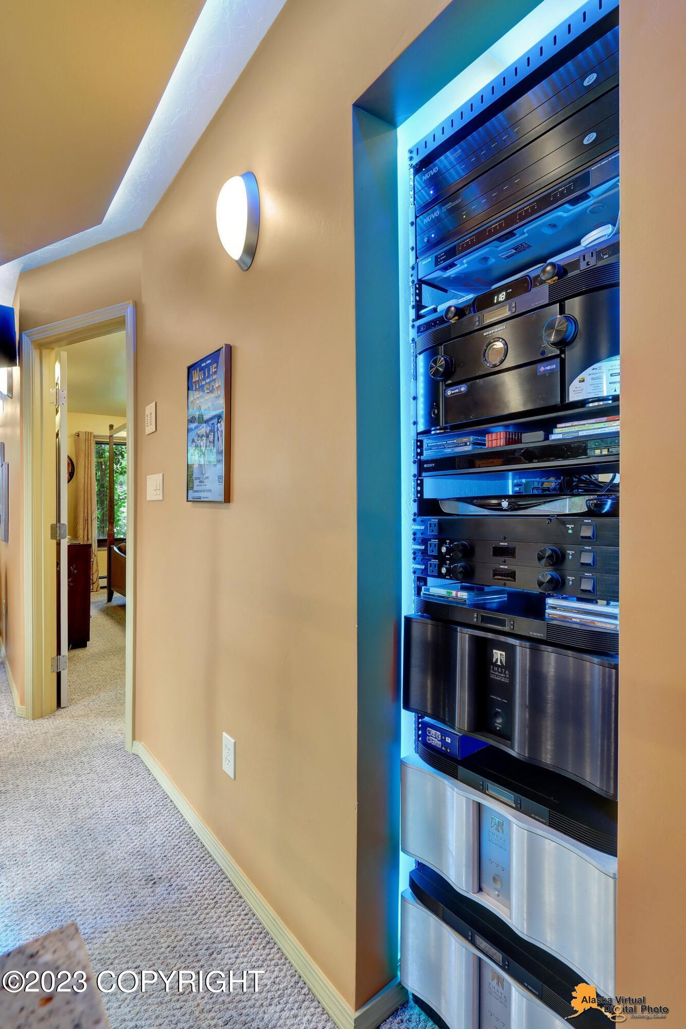 831 W 54th Avenue