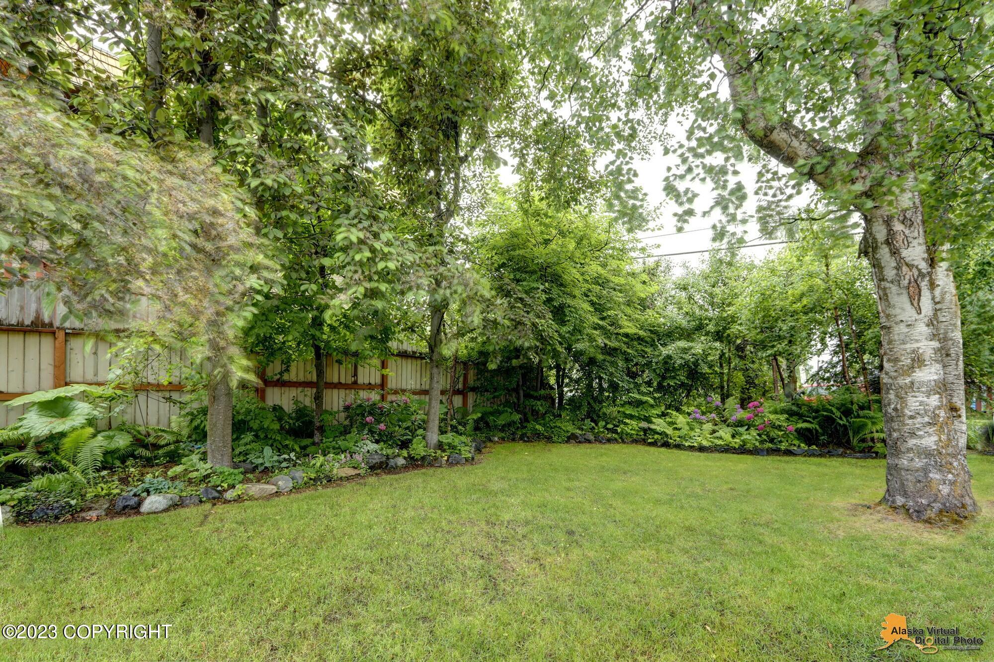 831 W 54th Avenue