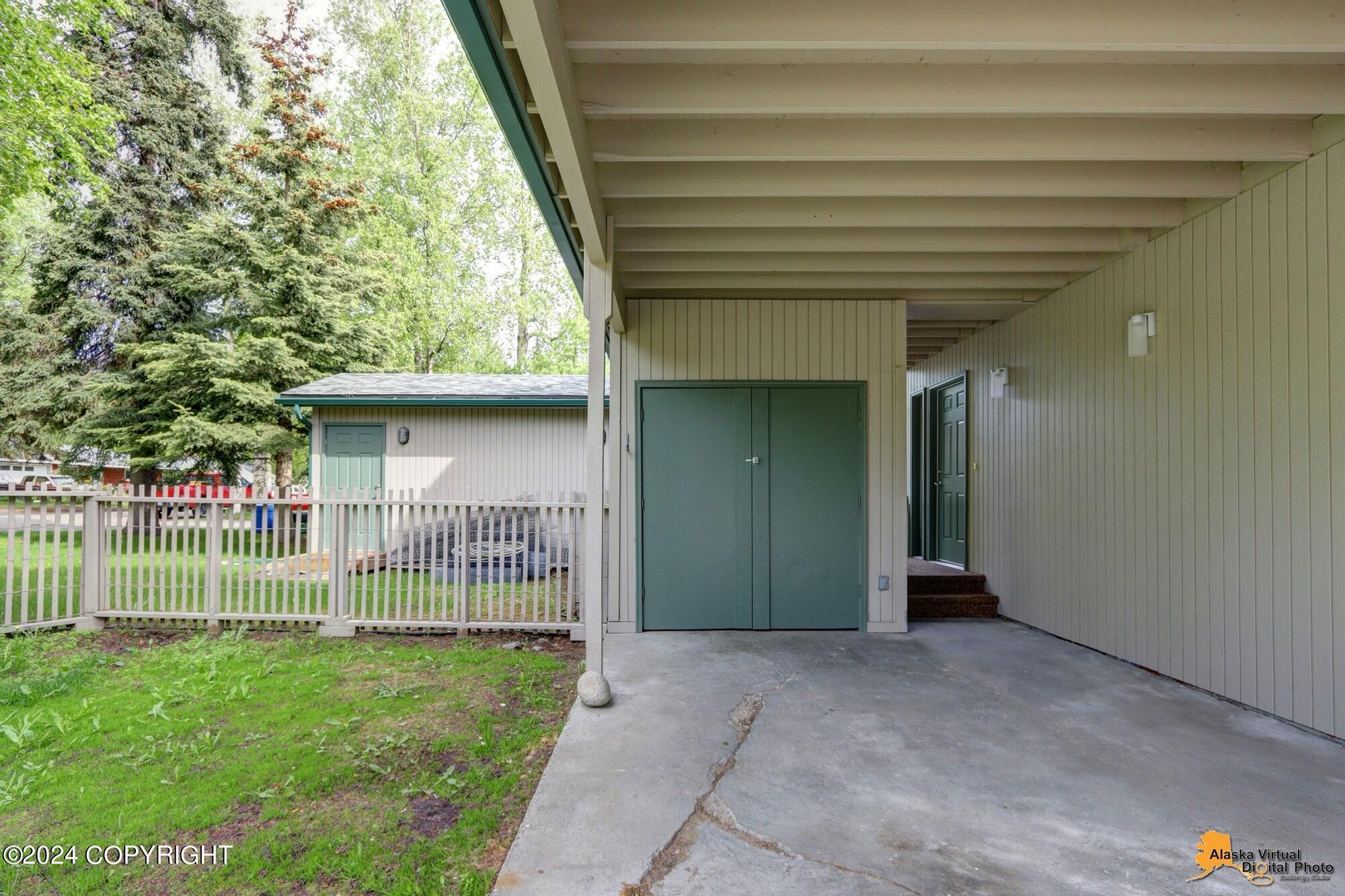 831 W 54th Avenue