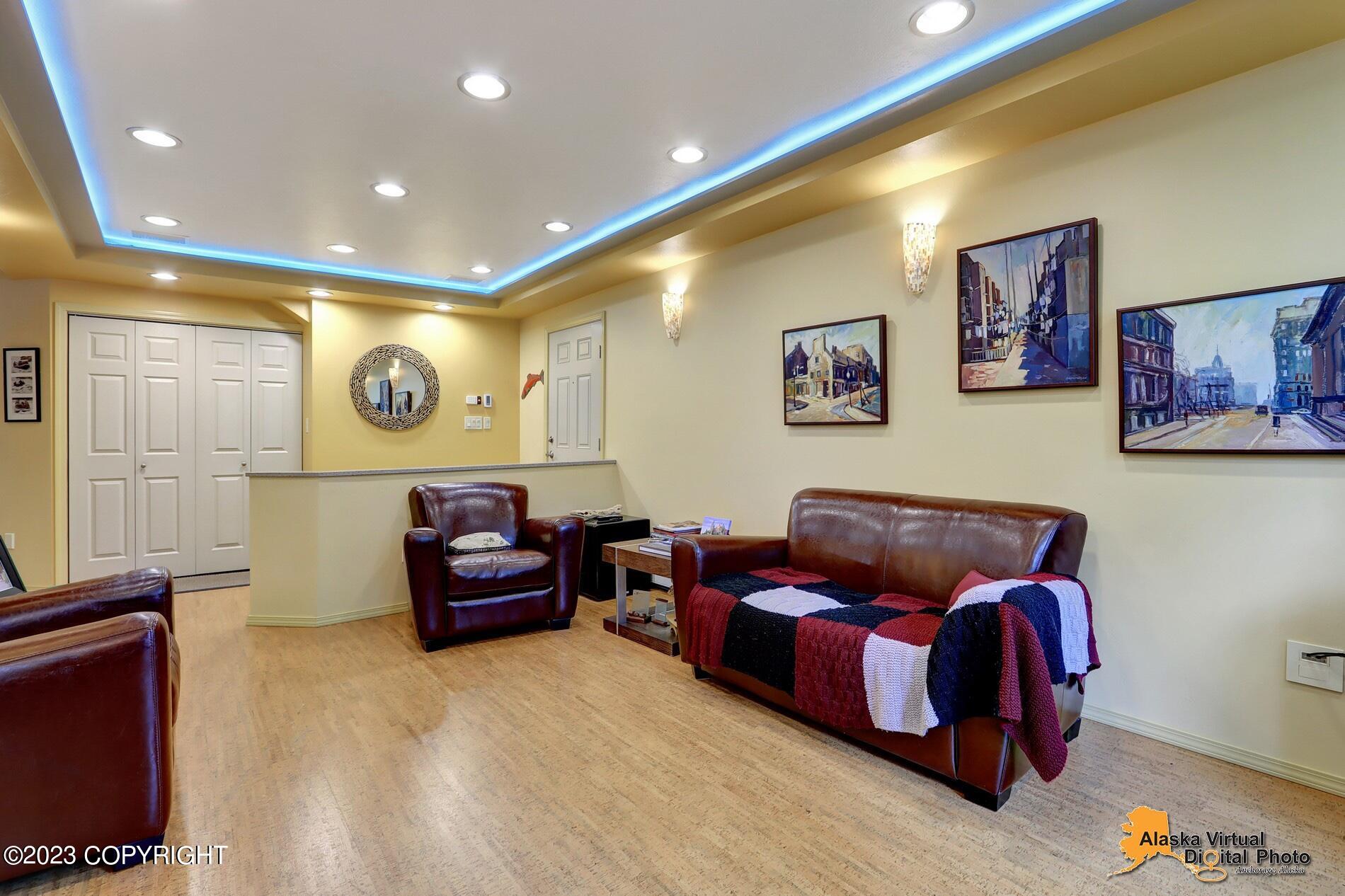 831 W 54th Avenue