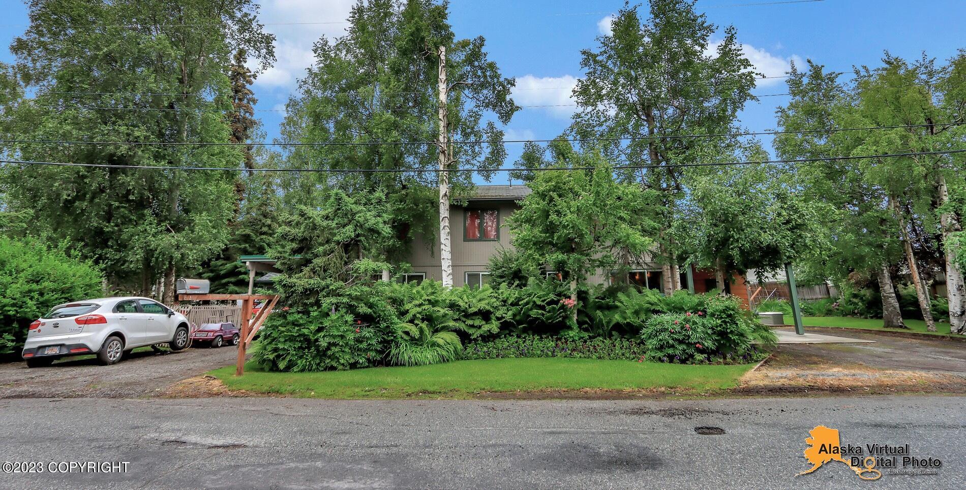 831 W 54th Avenue
